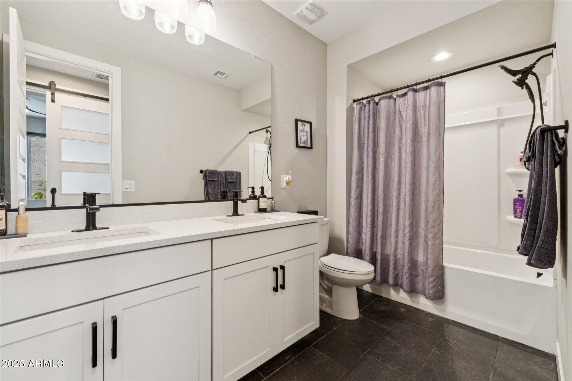 1946 W HORSETAIL Trail