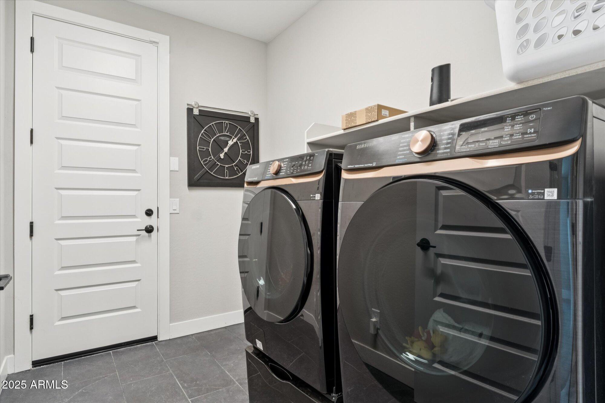 1946 W HORSETAIL Trail