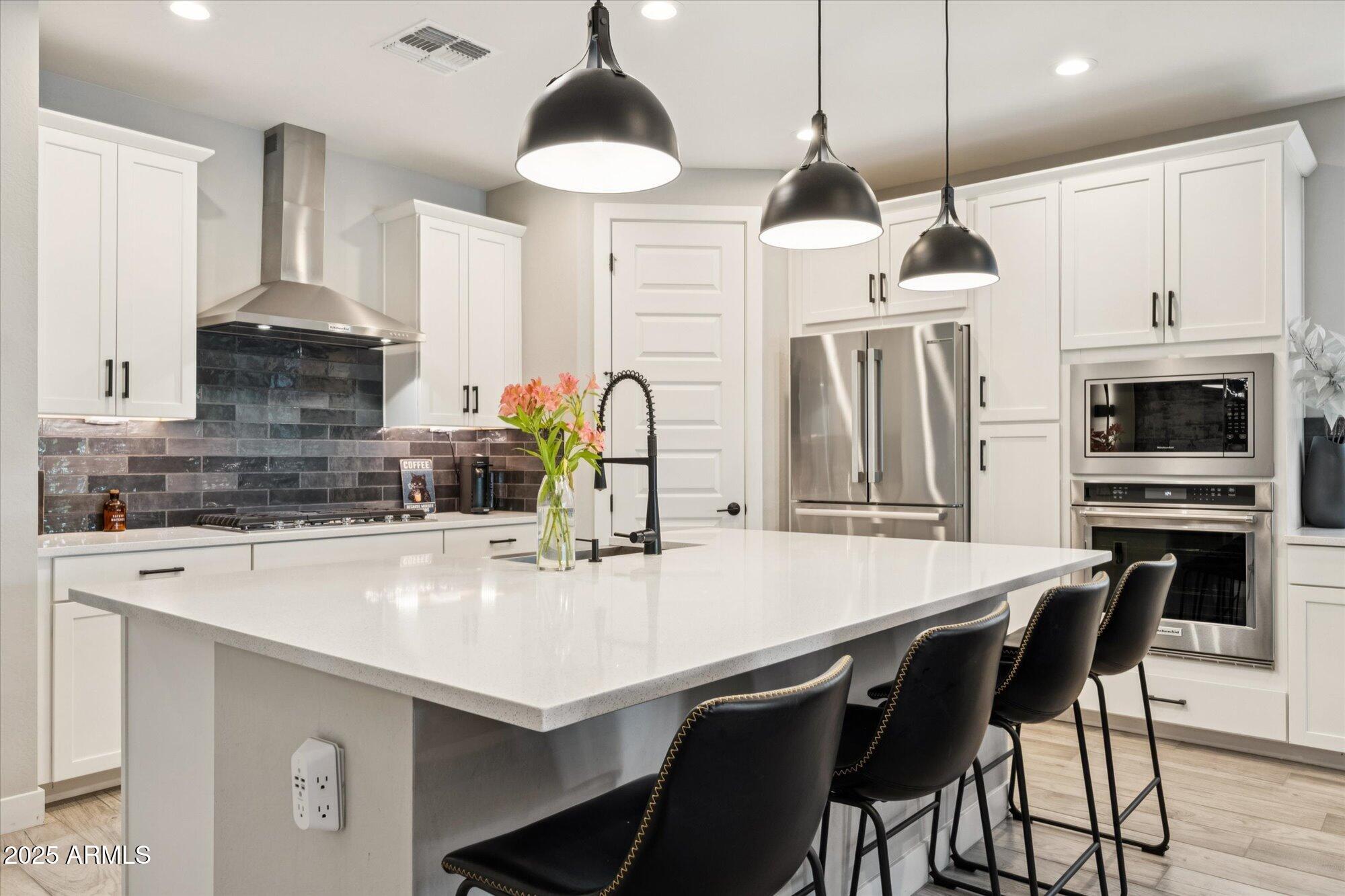 1946 W HORSETAIL Trail