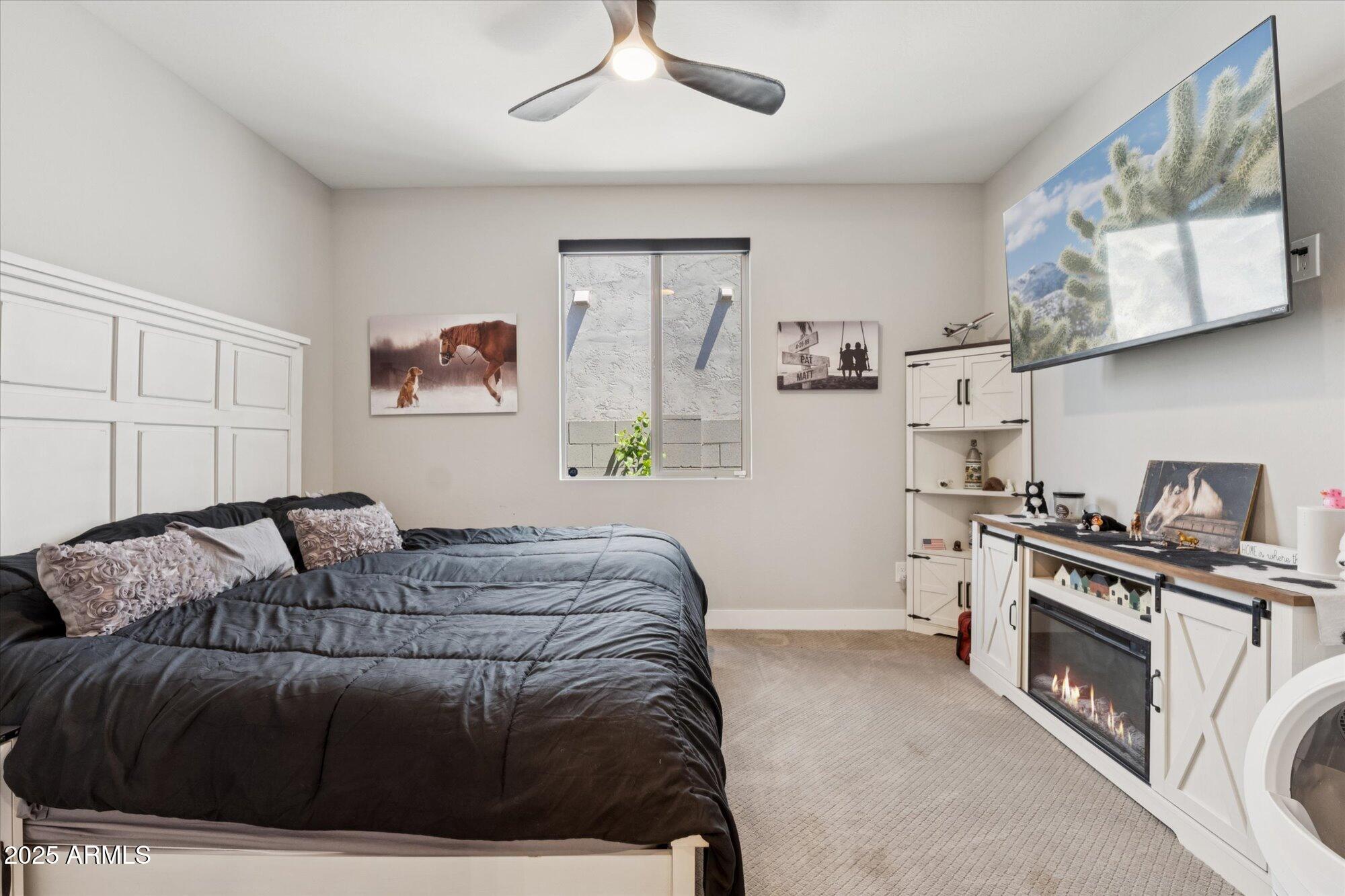 1946 W HORSETAIL Trail