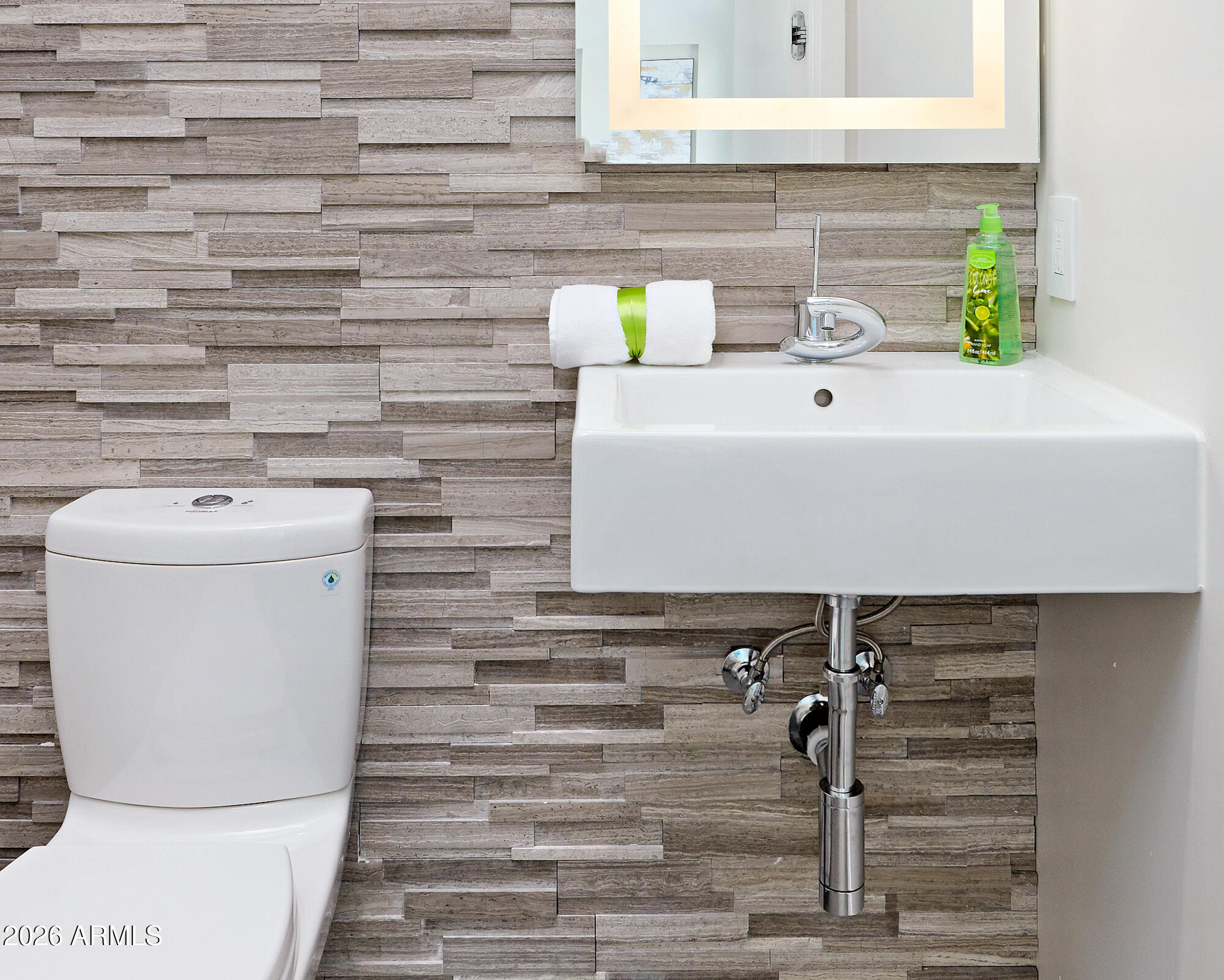 2423 E LINCOLN Circle