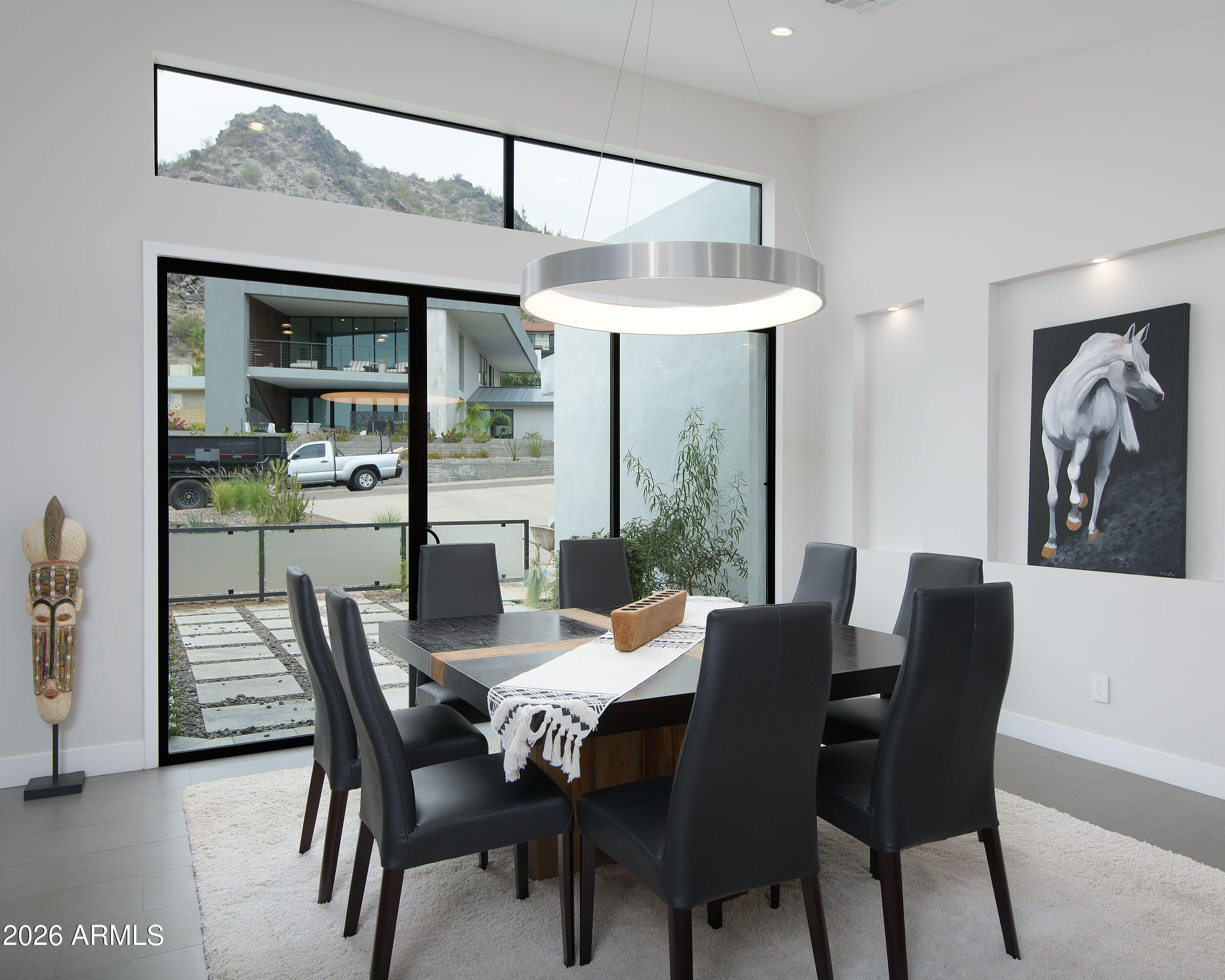 2423 E LINCOLN Circle