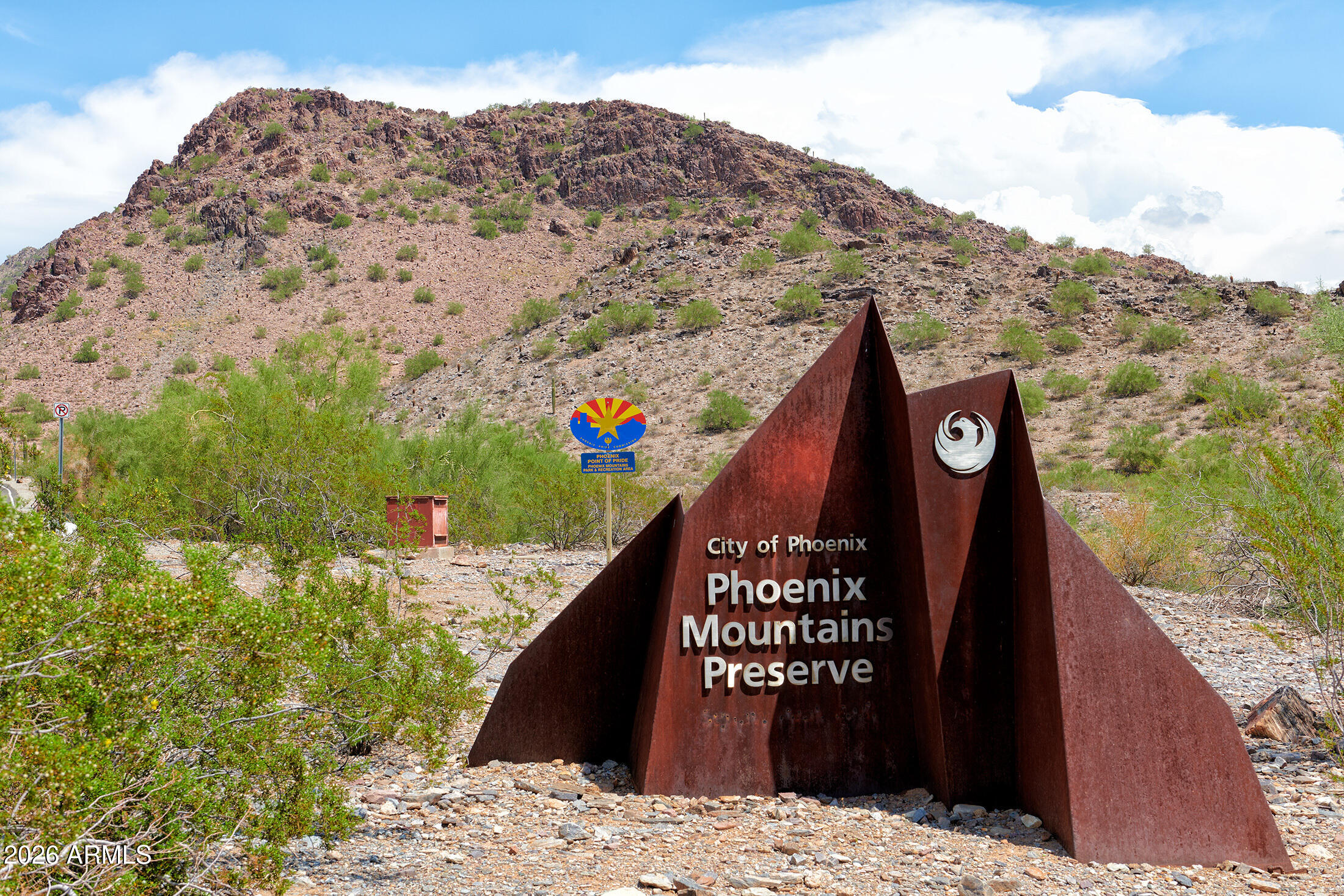 2423 E LINCOLN Circle