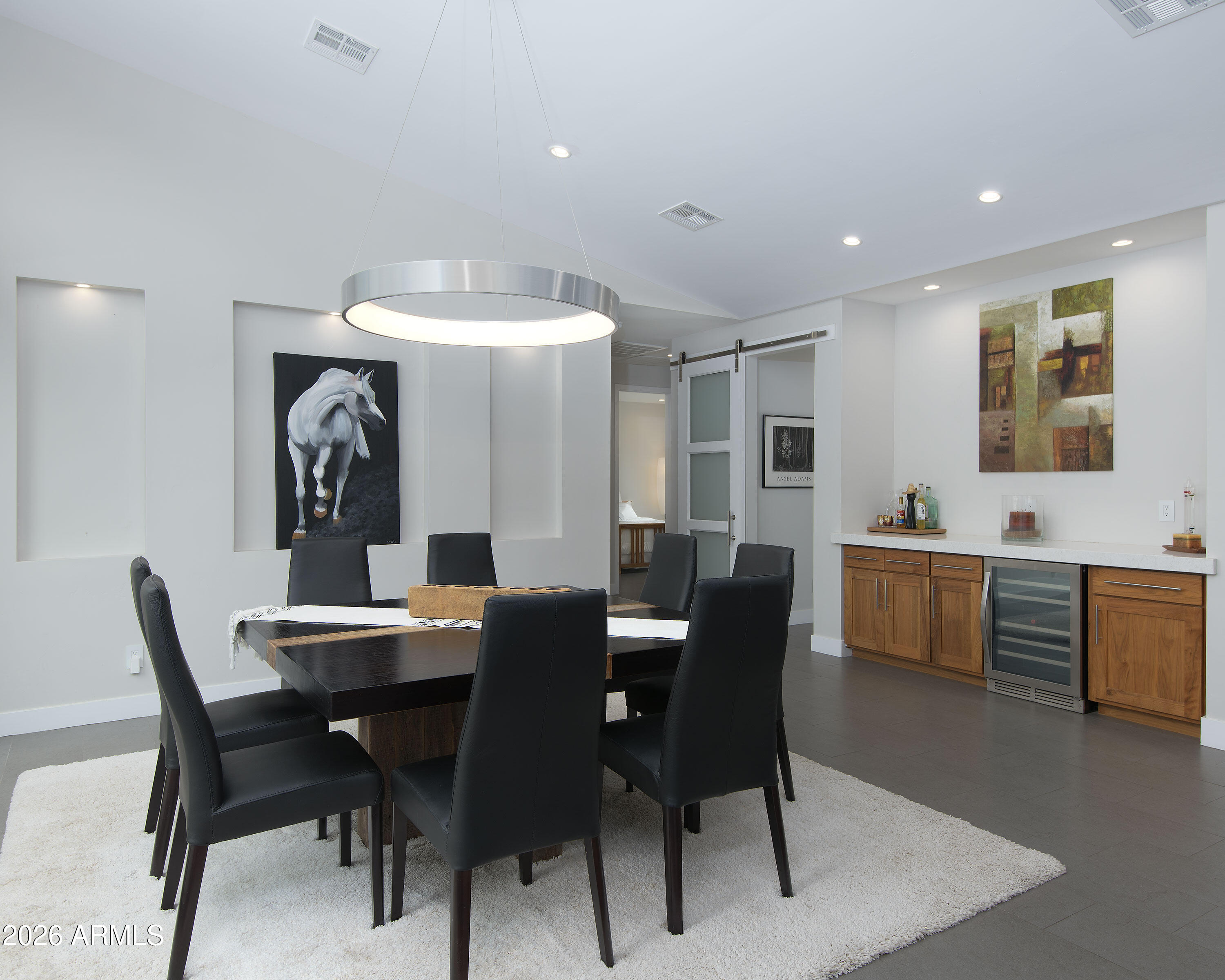 2423 E LINCOLN Circle