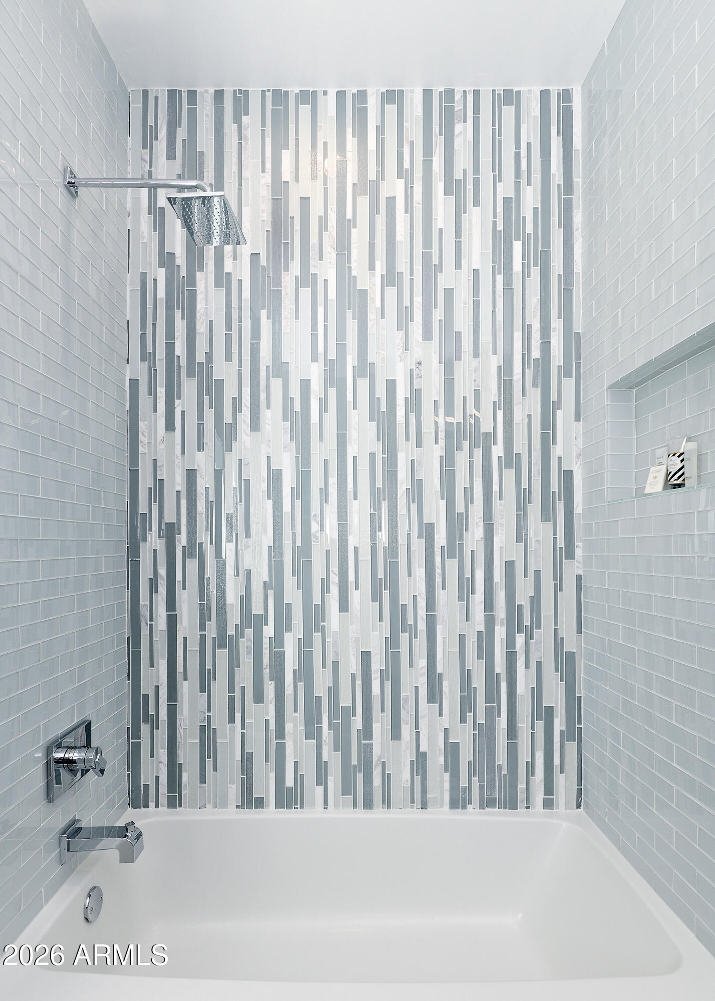 2423 E LINCOLN Circle