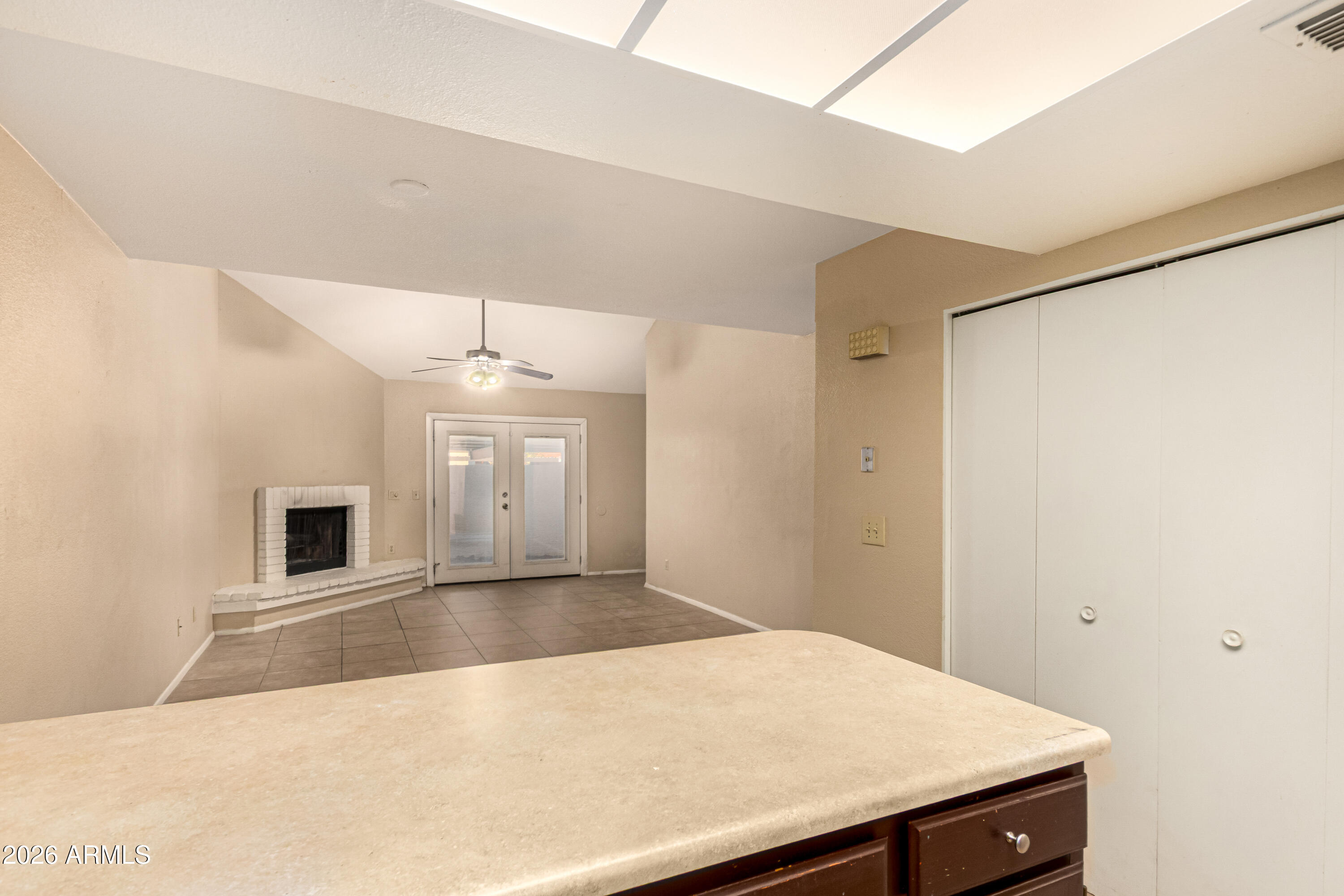 2127 E 10TH Street 4