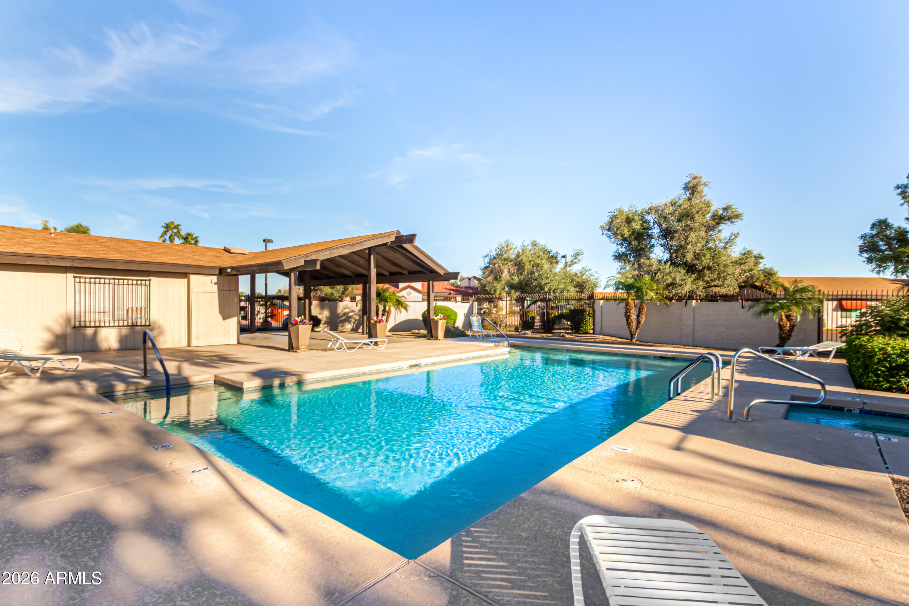 2127 E 10TH Street 4