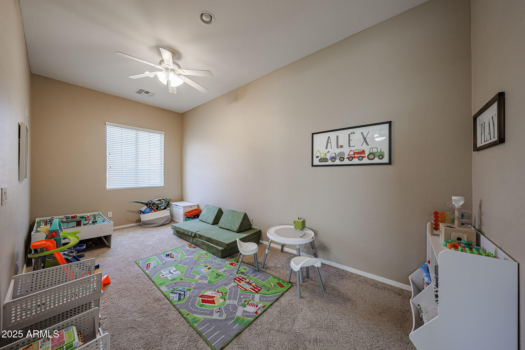 10465 E KNOWLES Avenue