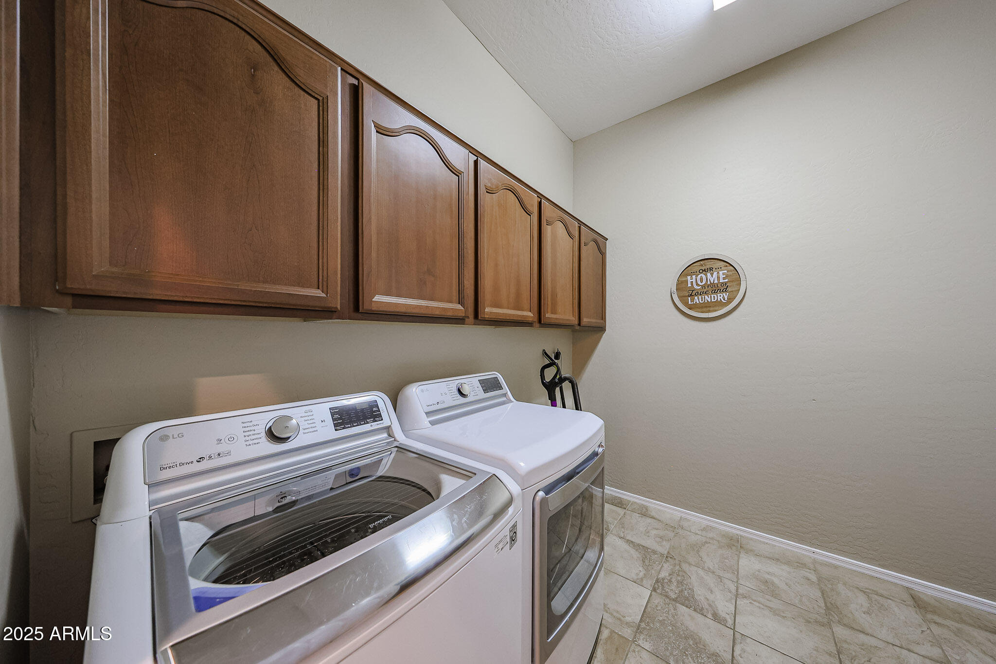 10465 E KNOWLES Avenue