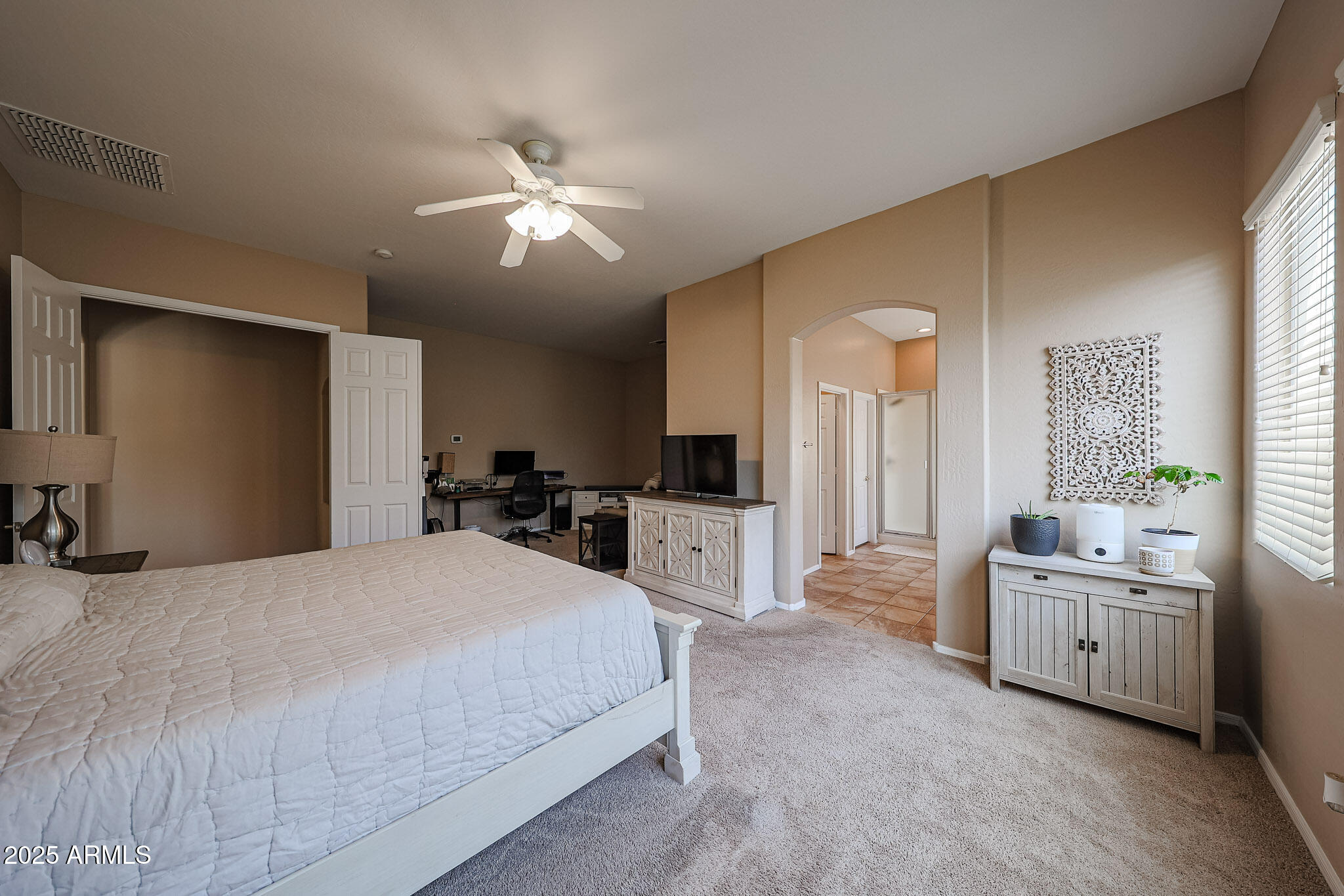 10465 E KNOWLES Avenue