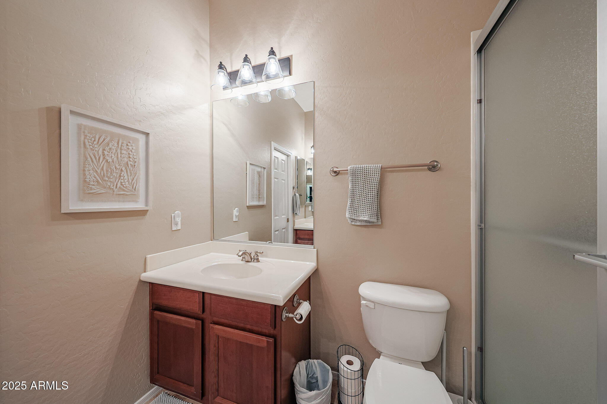 10465 E KNOWLES Avenue