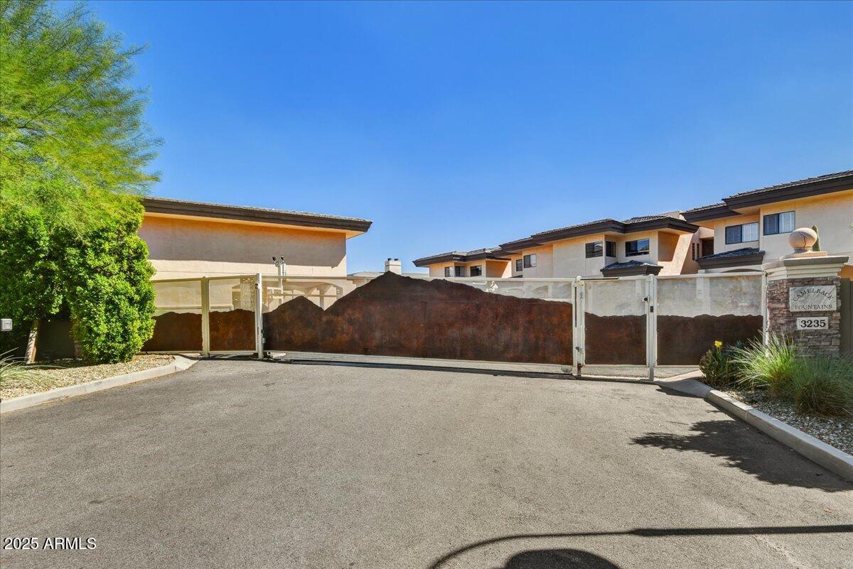 3235 E CAMELBACK Road 218