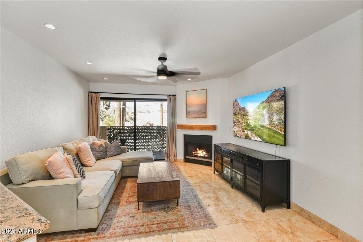 3235 E CAMELBACK Road 218