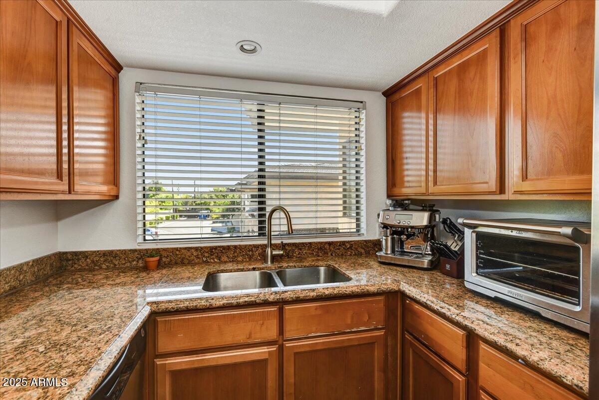 3235 E CAMELBACK Road 218