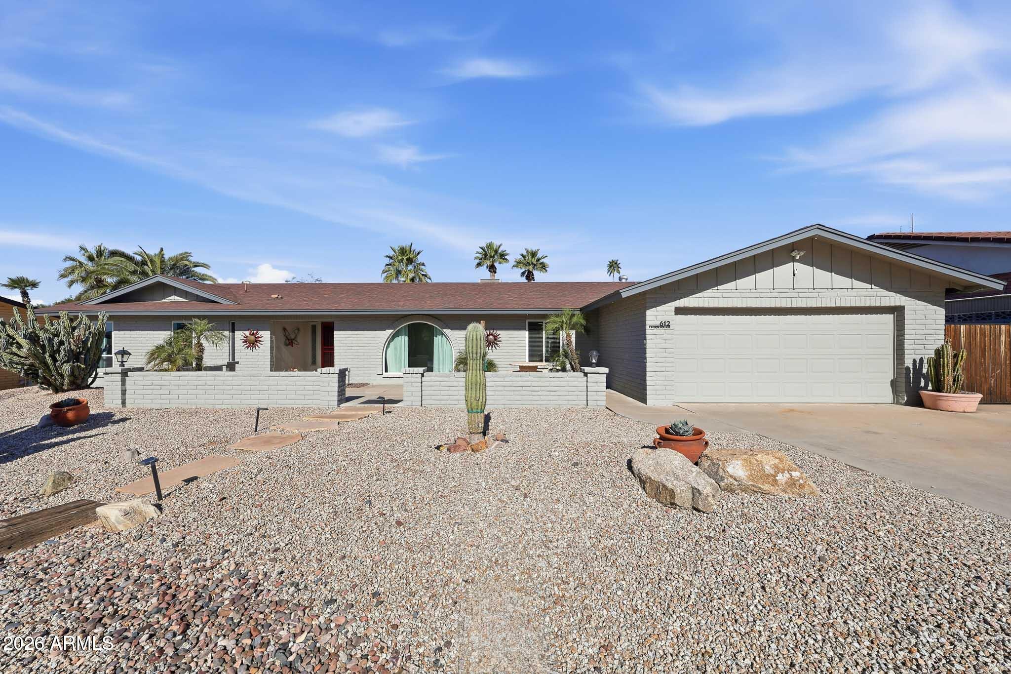 612 E BROOK HOLLOW Drive