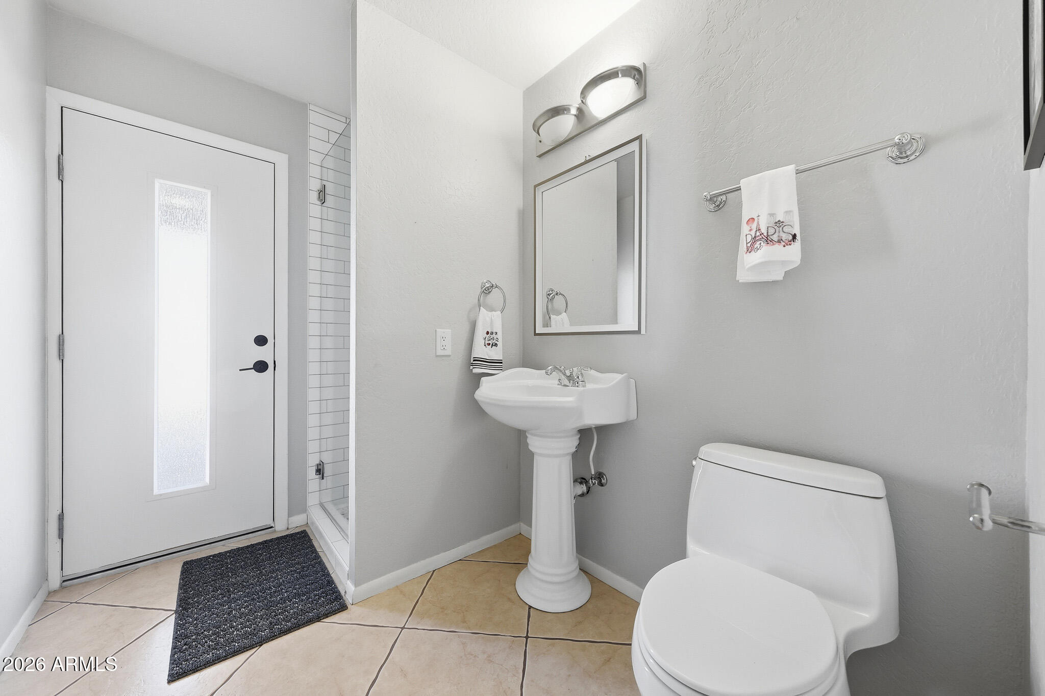 612 E BROOK HOLLOW Drive