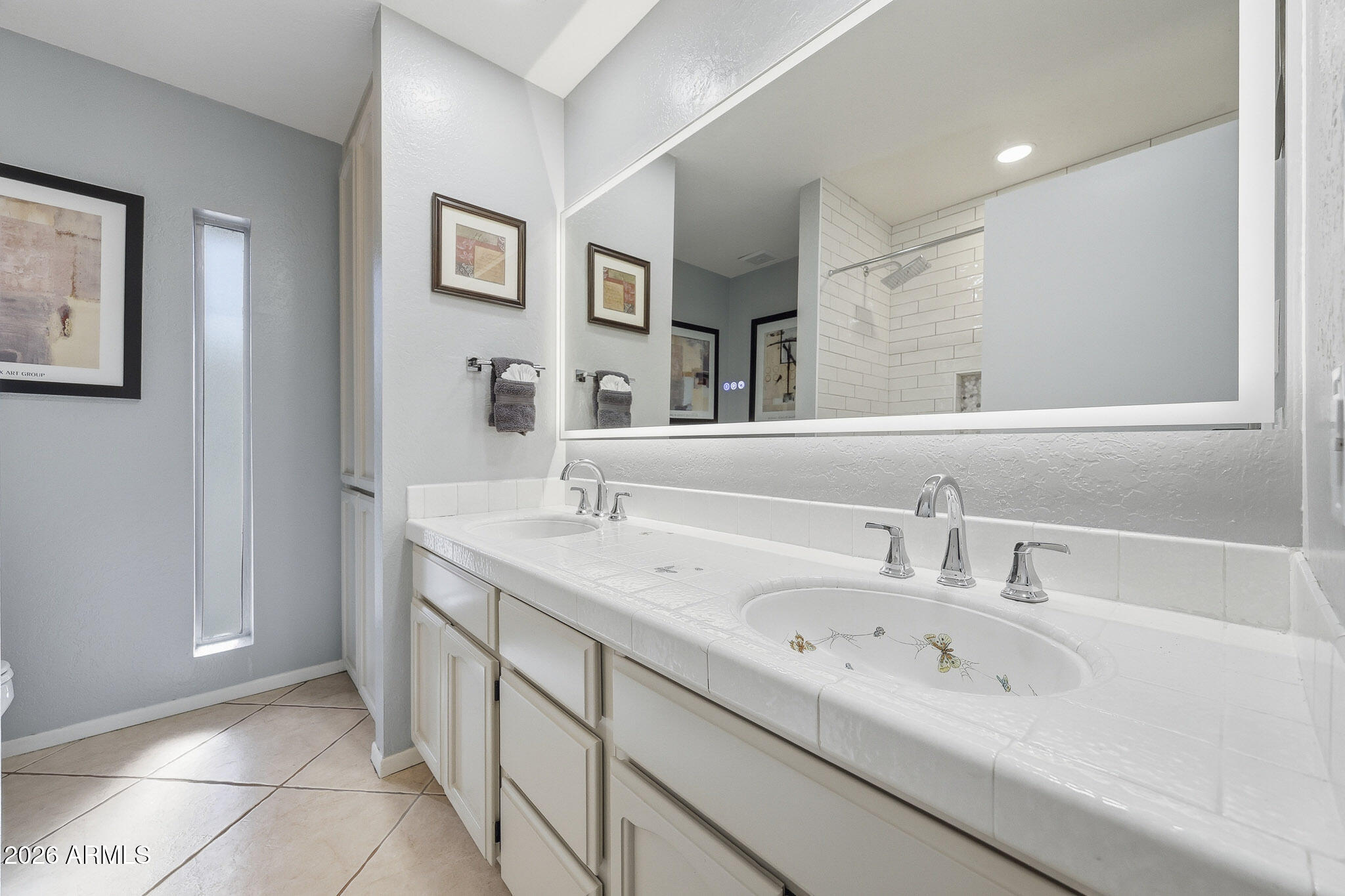 612 E BROOK HOLLOW Drive