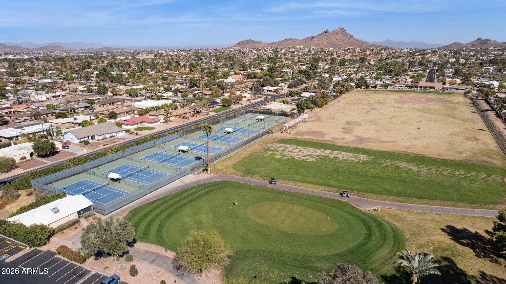 612 E BROOK HOLLOW Drive