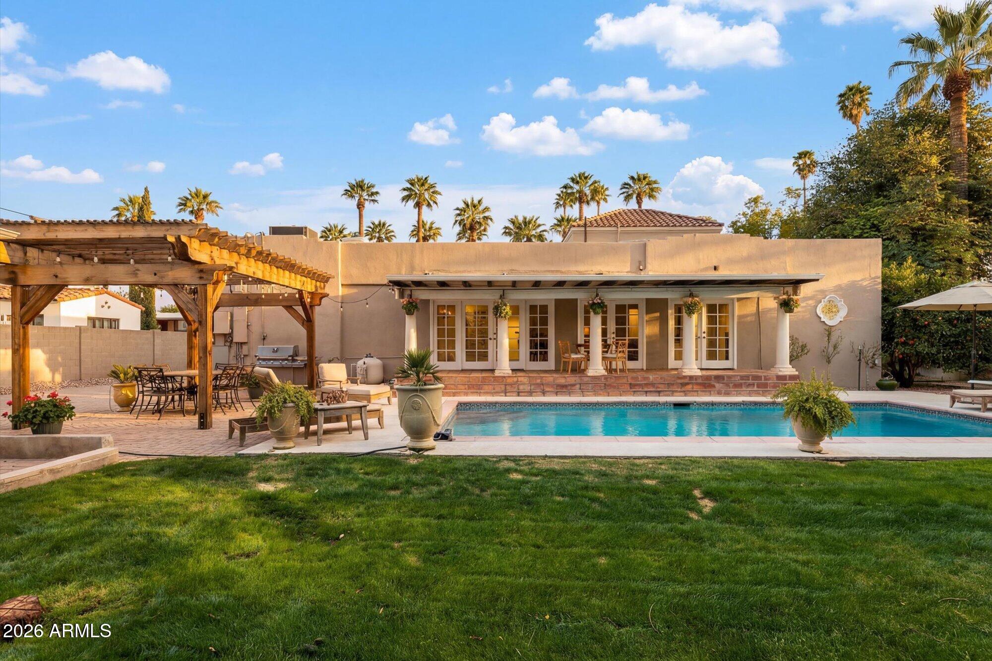 118 E Palm Lane