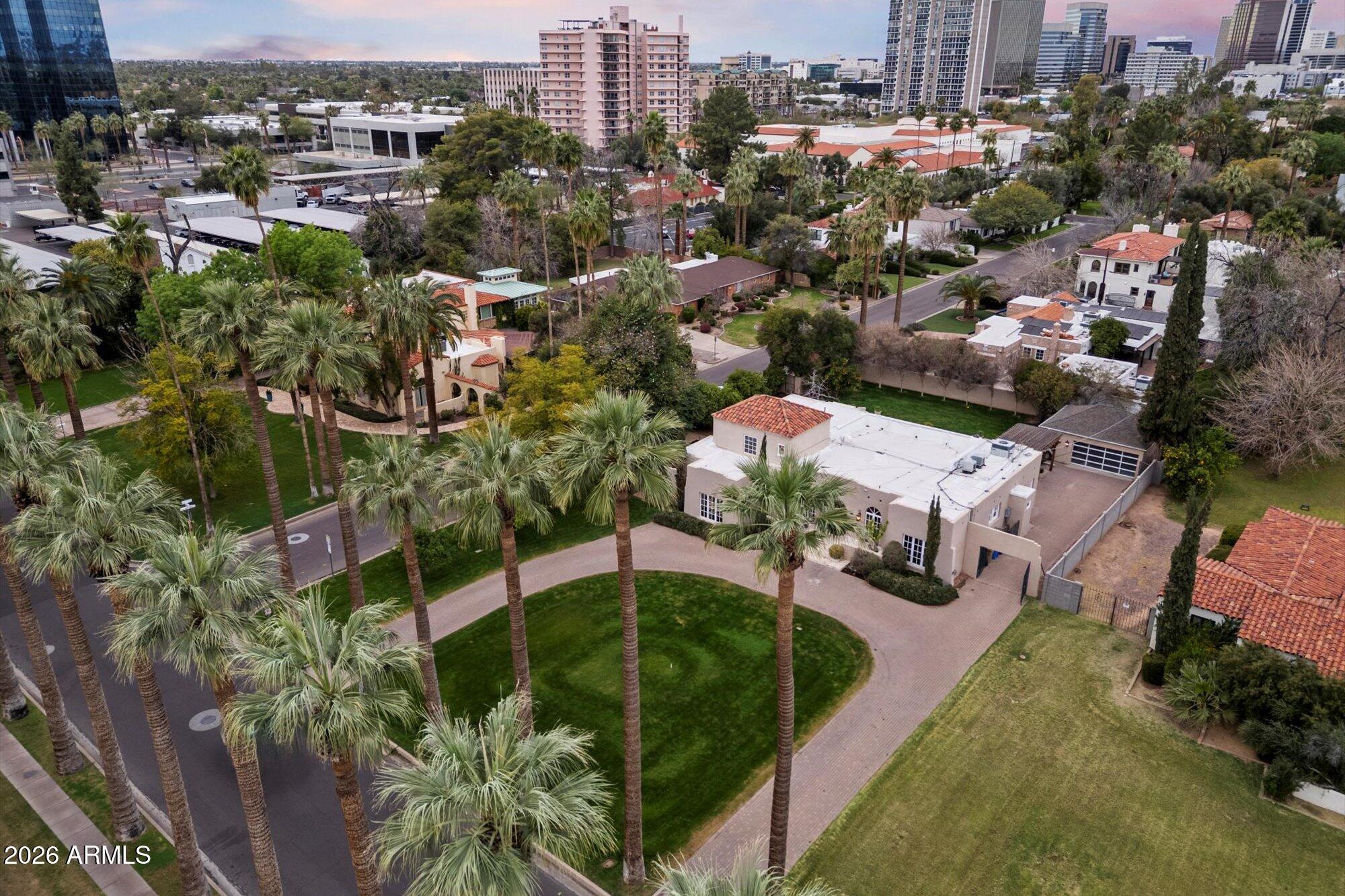 118 E Palm Lane