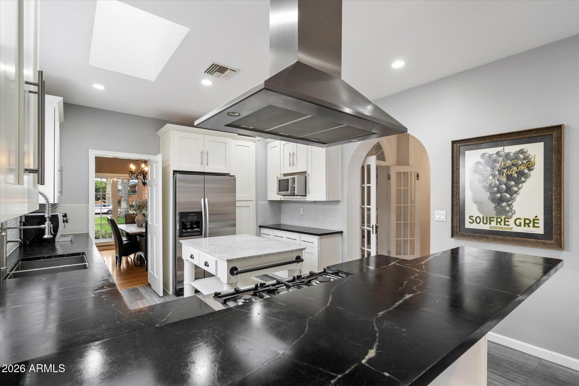 118 E Palm Lane