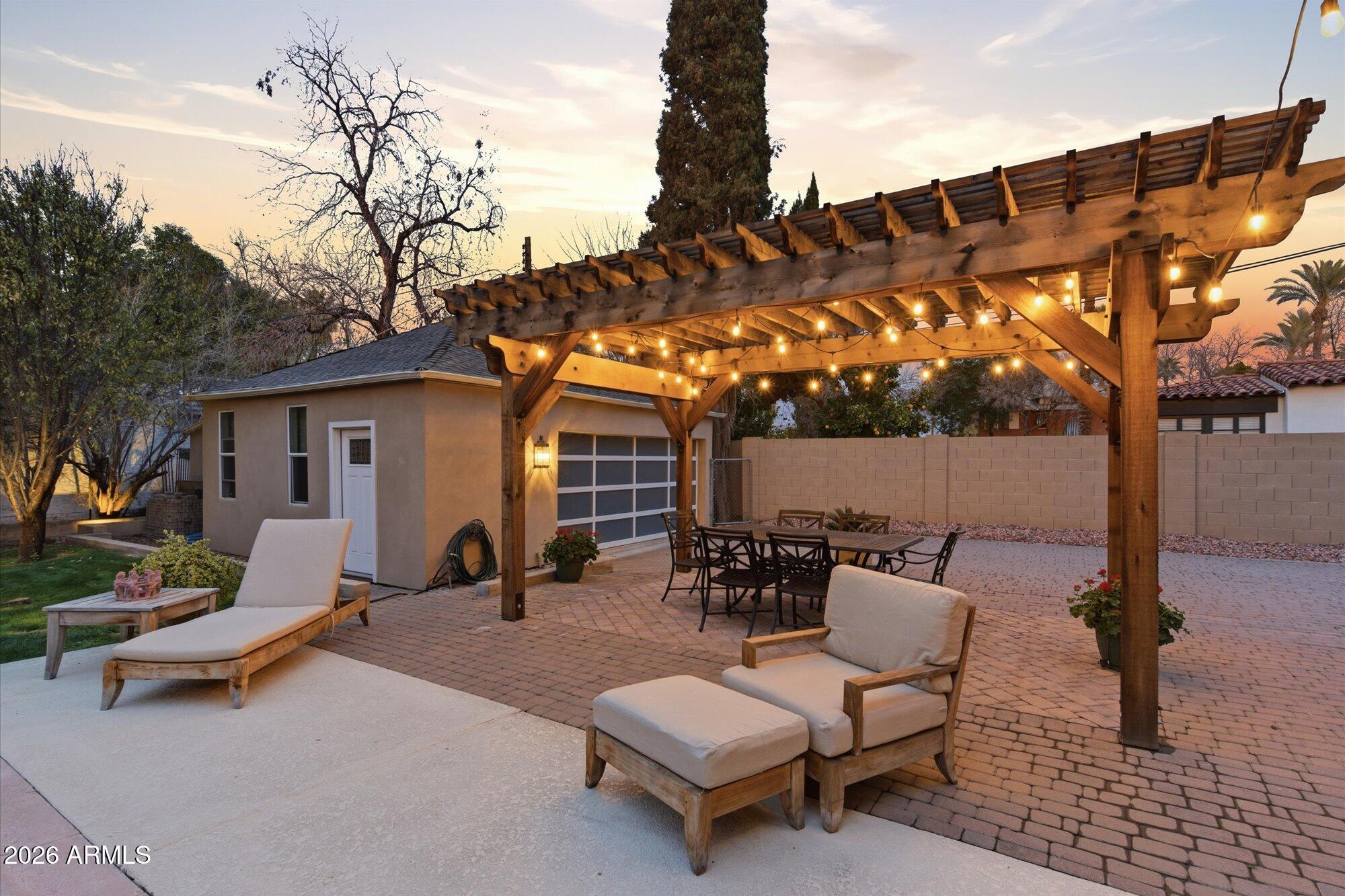 118 E Palm Lane
