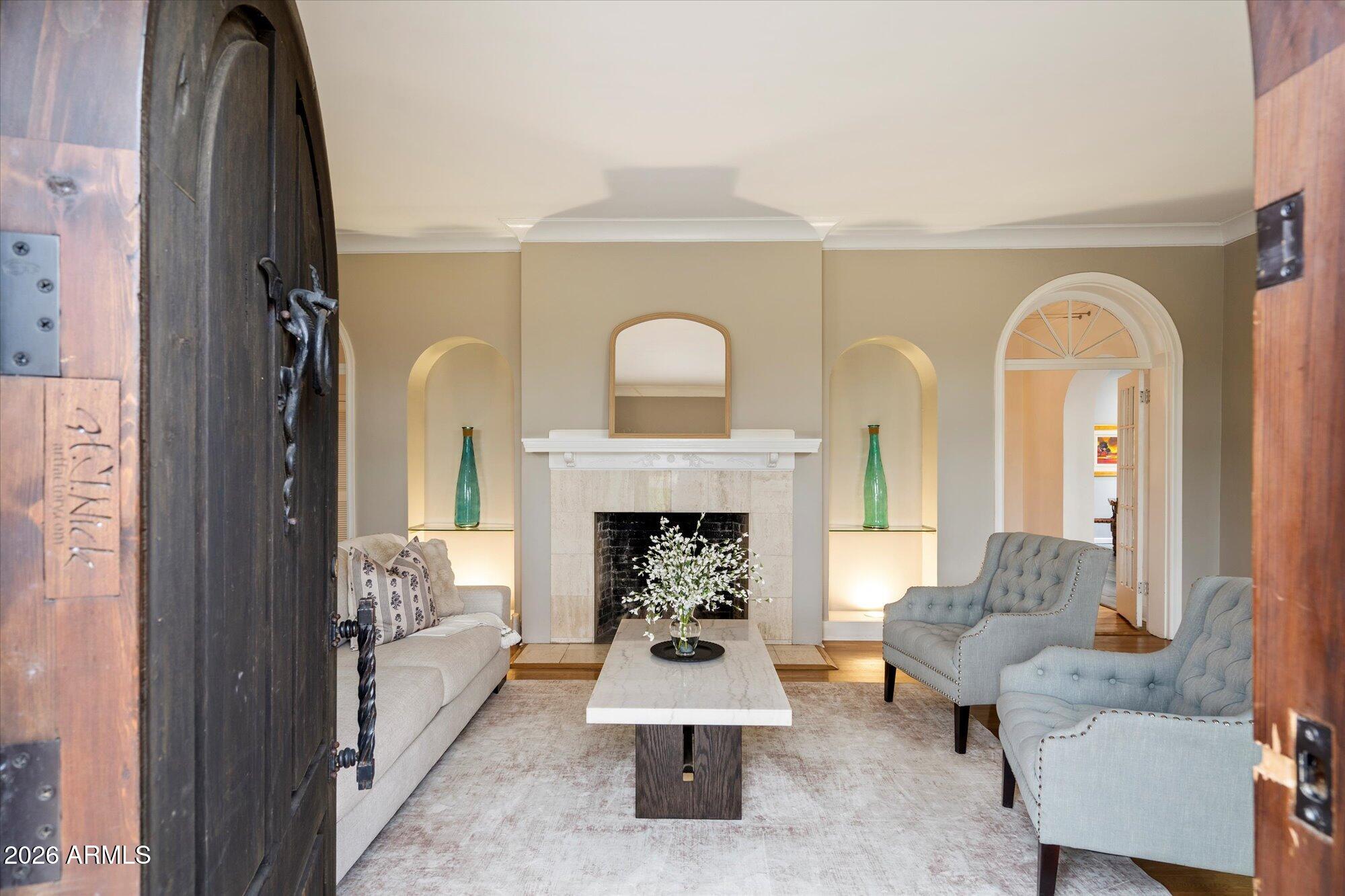 118 E Palm Lane