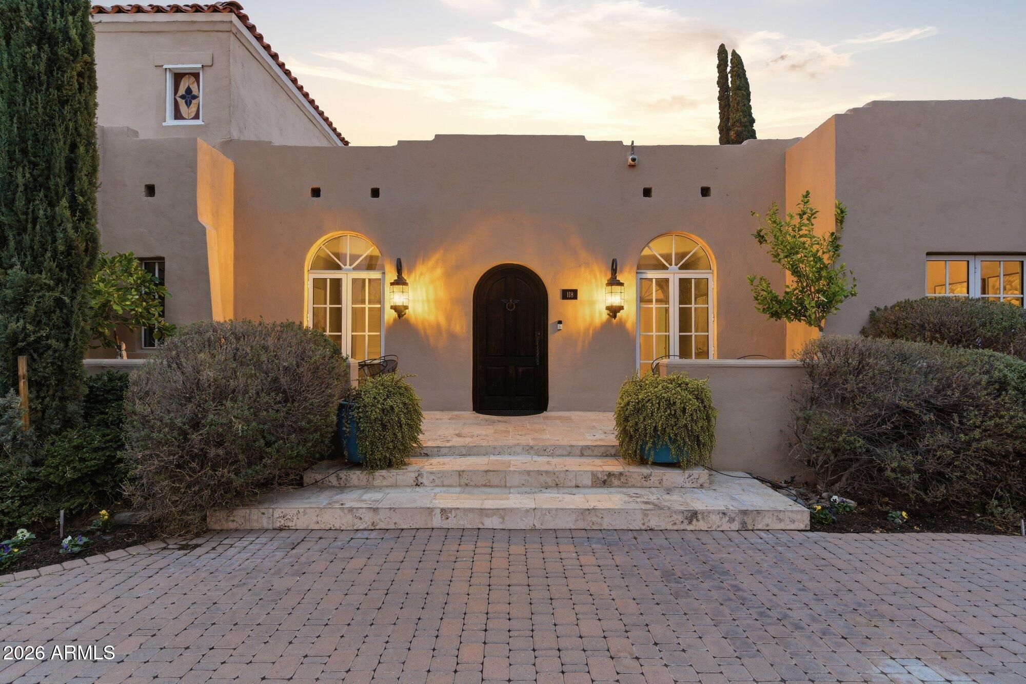 118 E Palm Lane