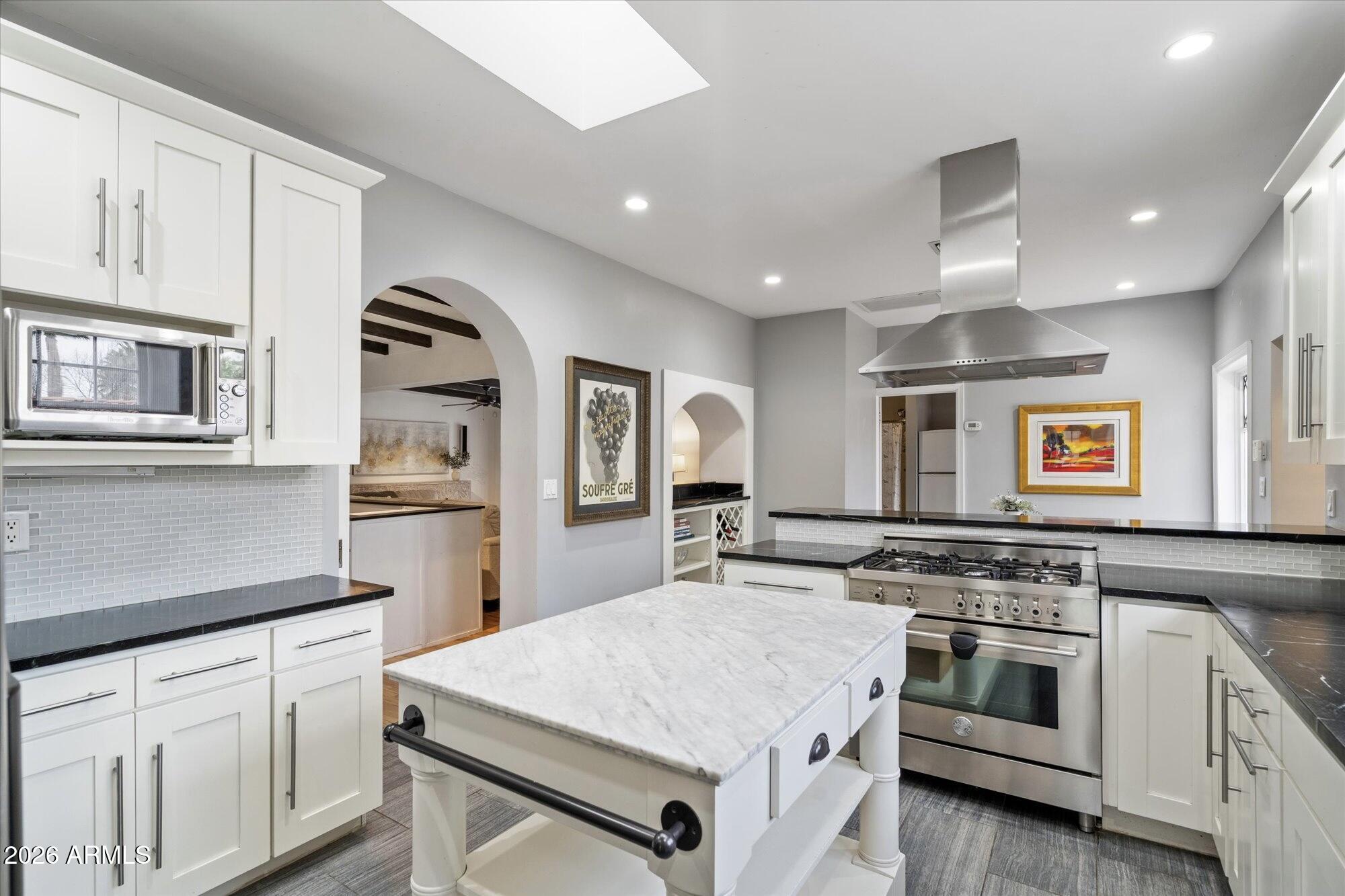 118 E Palm Lane