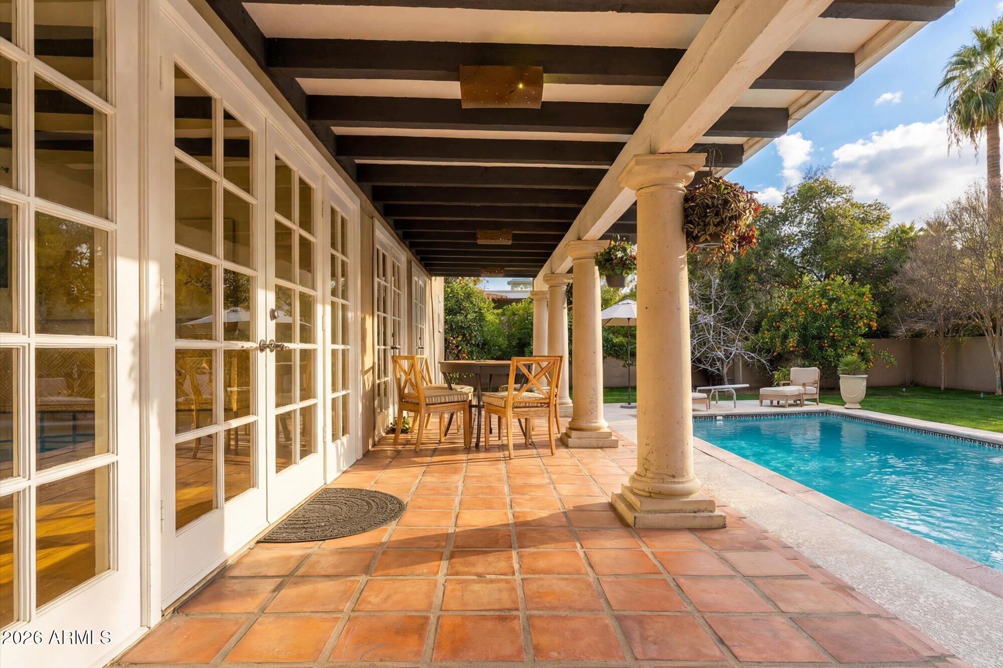 118 E Palm Lane