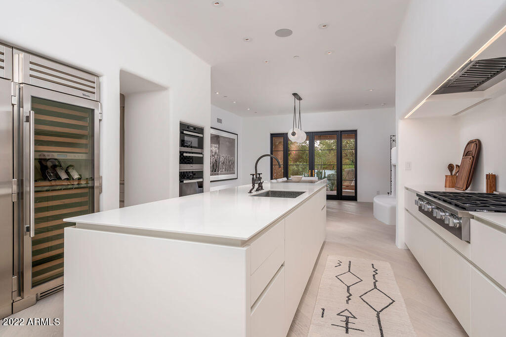 6723 N DESERT FAIRWAYS Drive