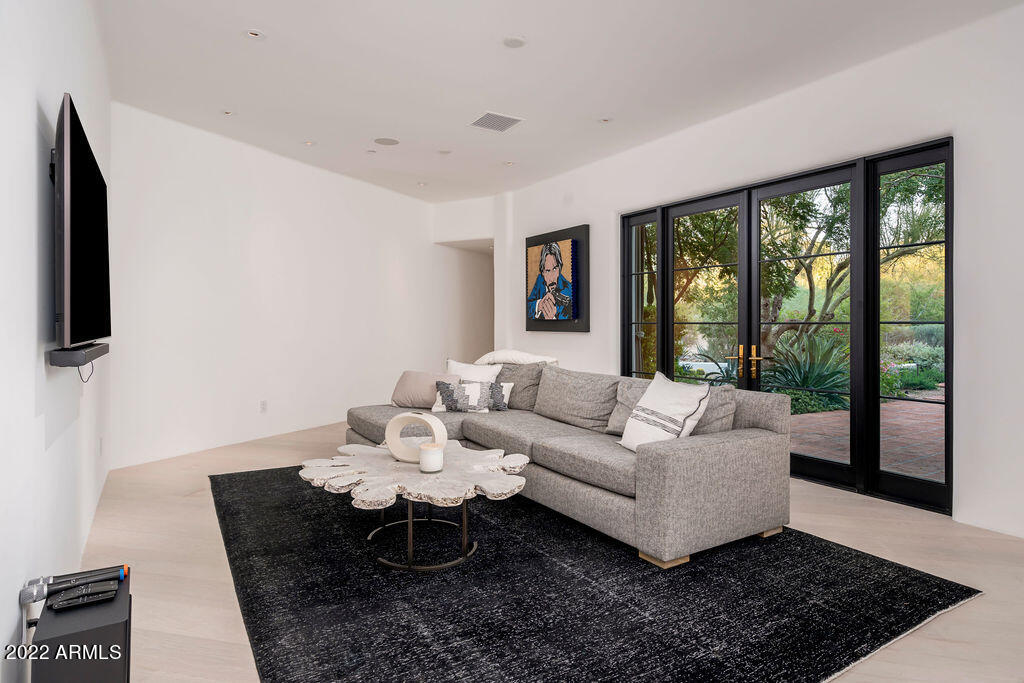 6723 N DESERT FAIRWAYS Drive