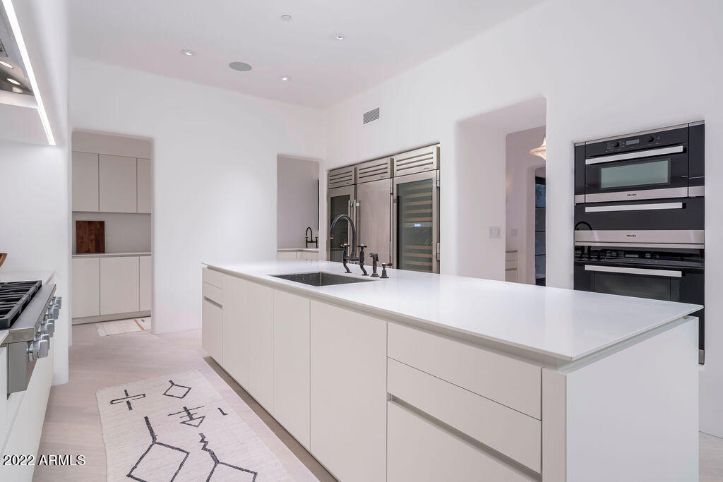 6723 N DESERT FAIRWAYS Drive