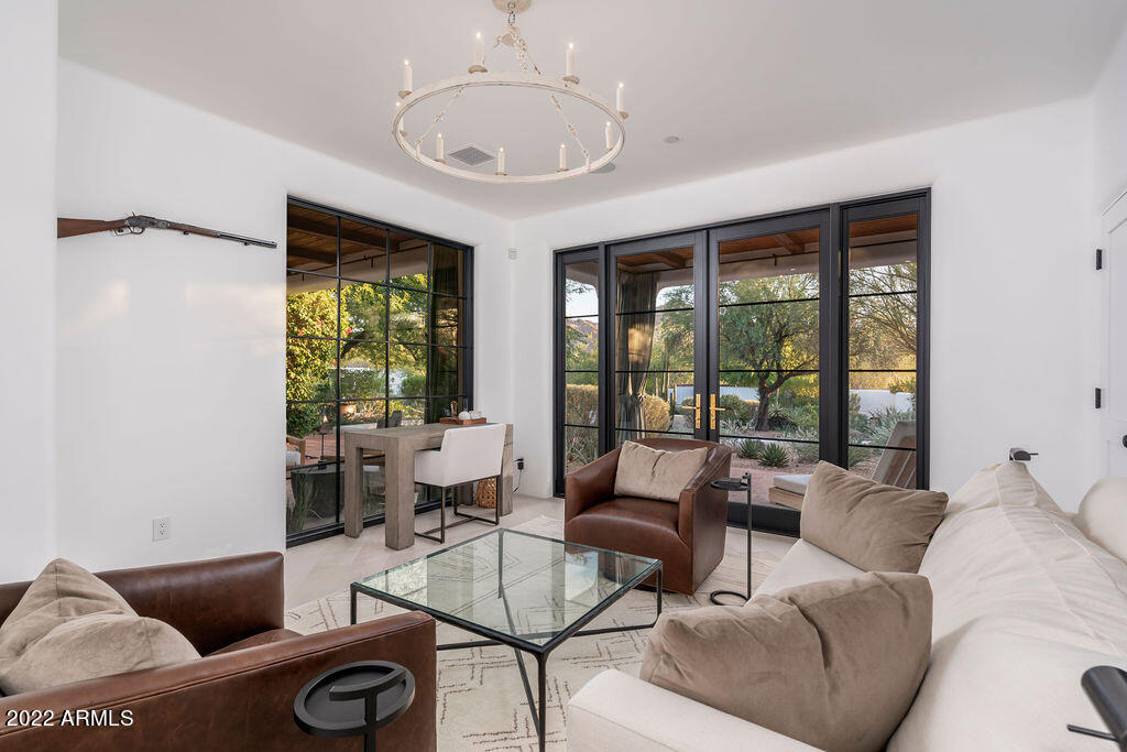 6723 N DESERT FAIRWAYS Drive