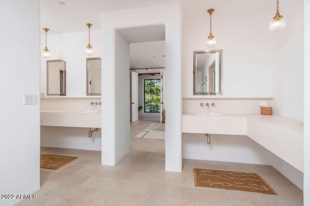 6723 N DESERT FAIRWAYS Drive