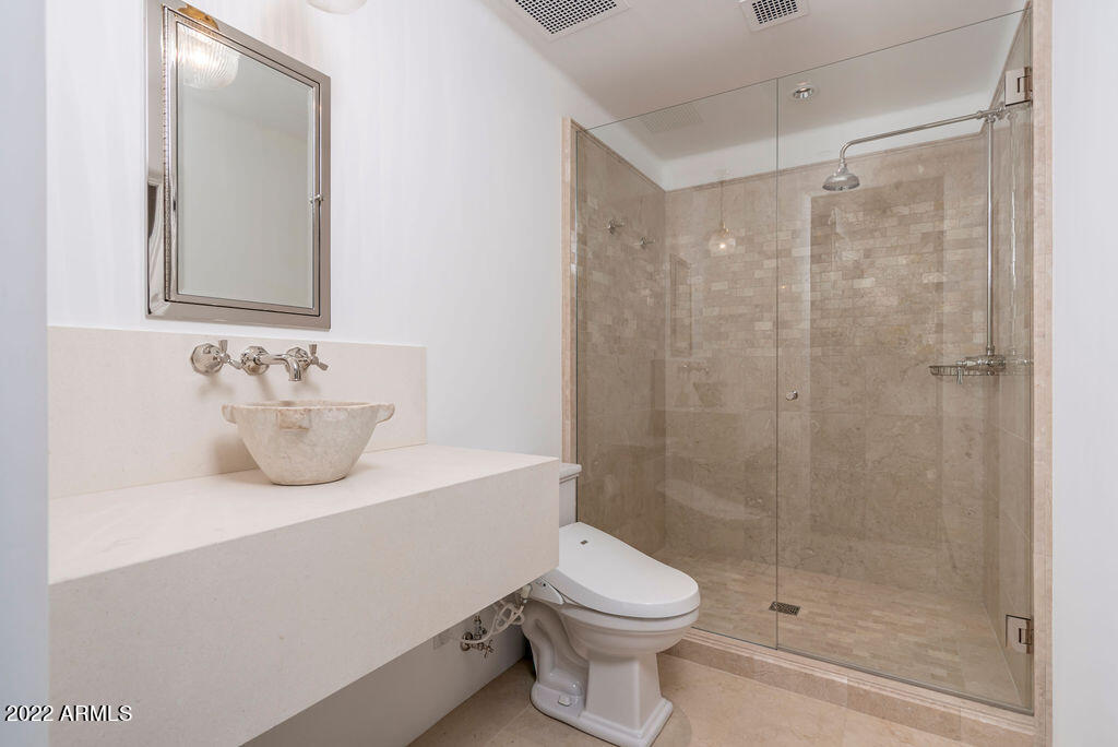 6723 N DESERT FAIRWAYS Drive