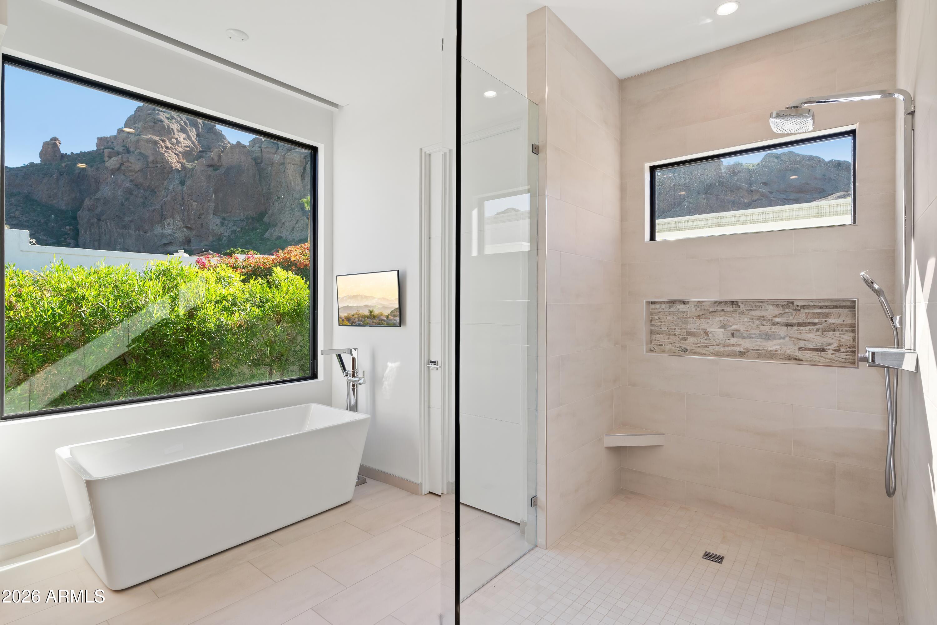 5724 N ECHO CANYON Drive