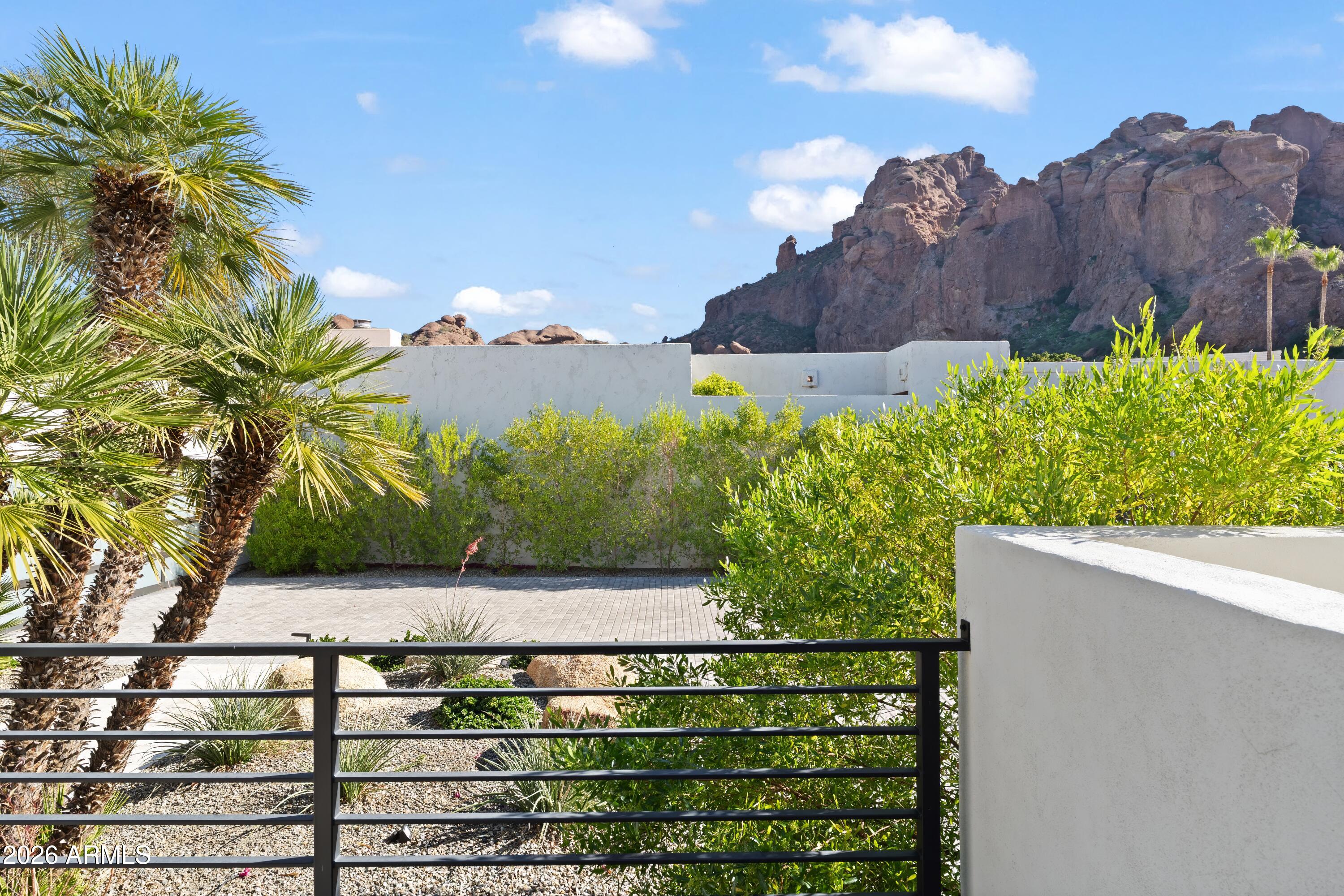 5724 N ECHO CANYON Drive