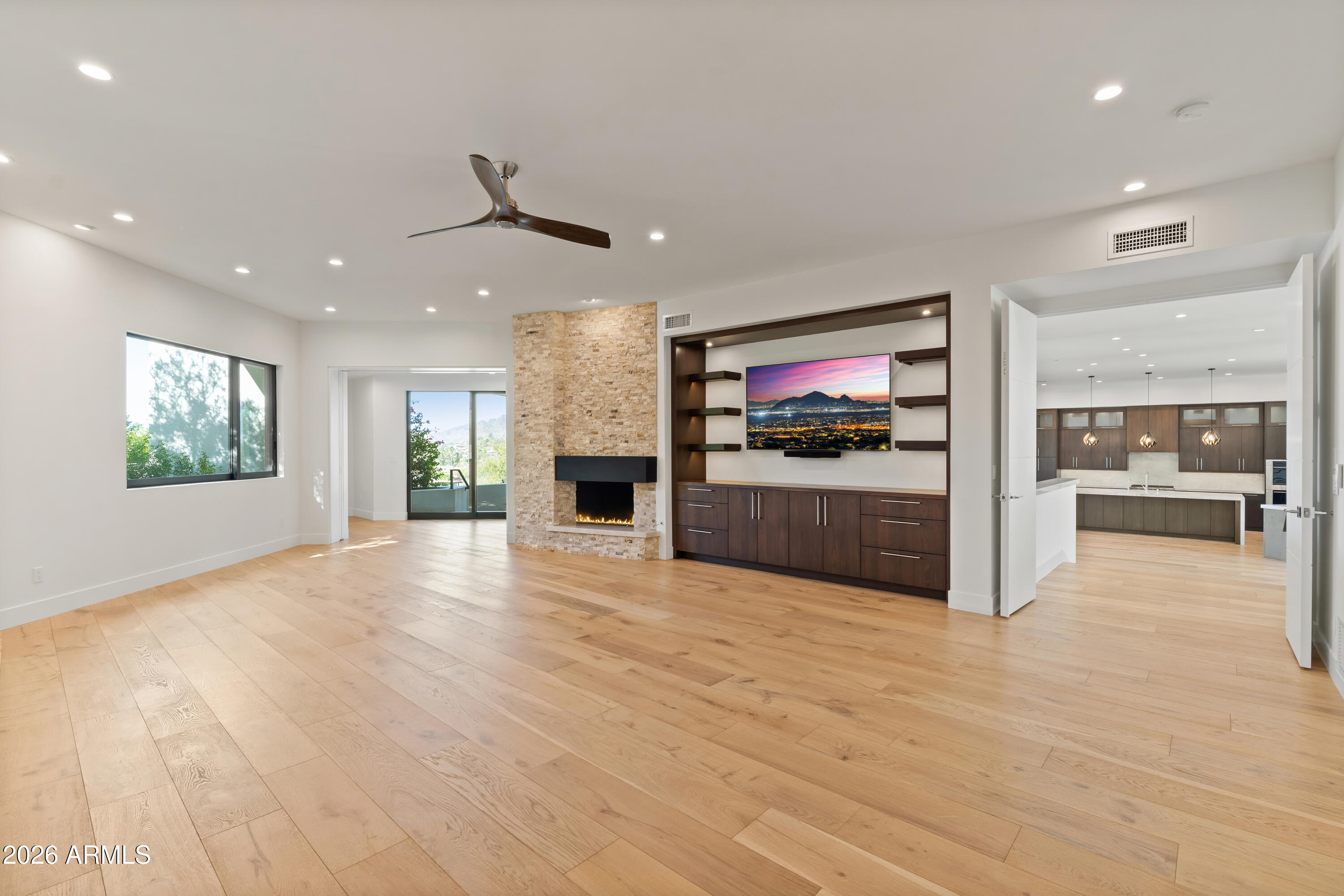 5724 N ECHO CANYON Drive