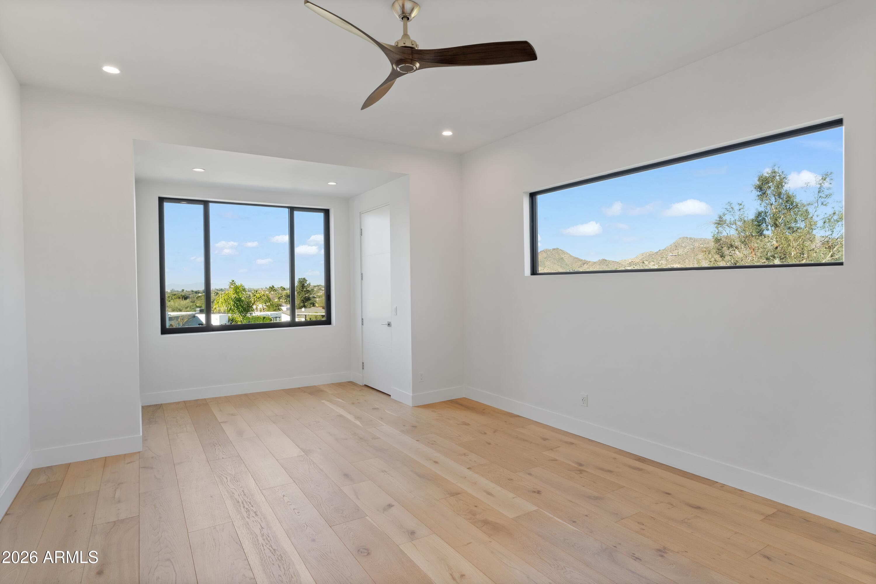 5724 N ECHO CANYON Drive