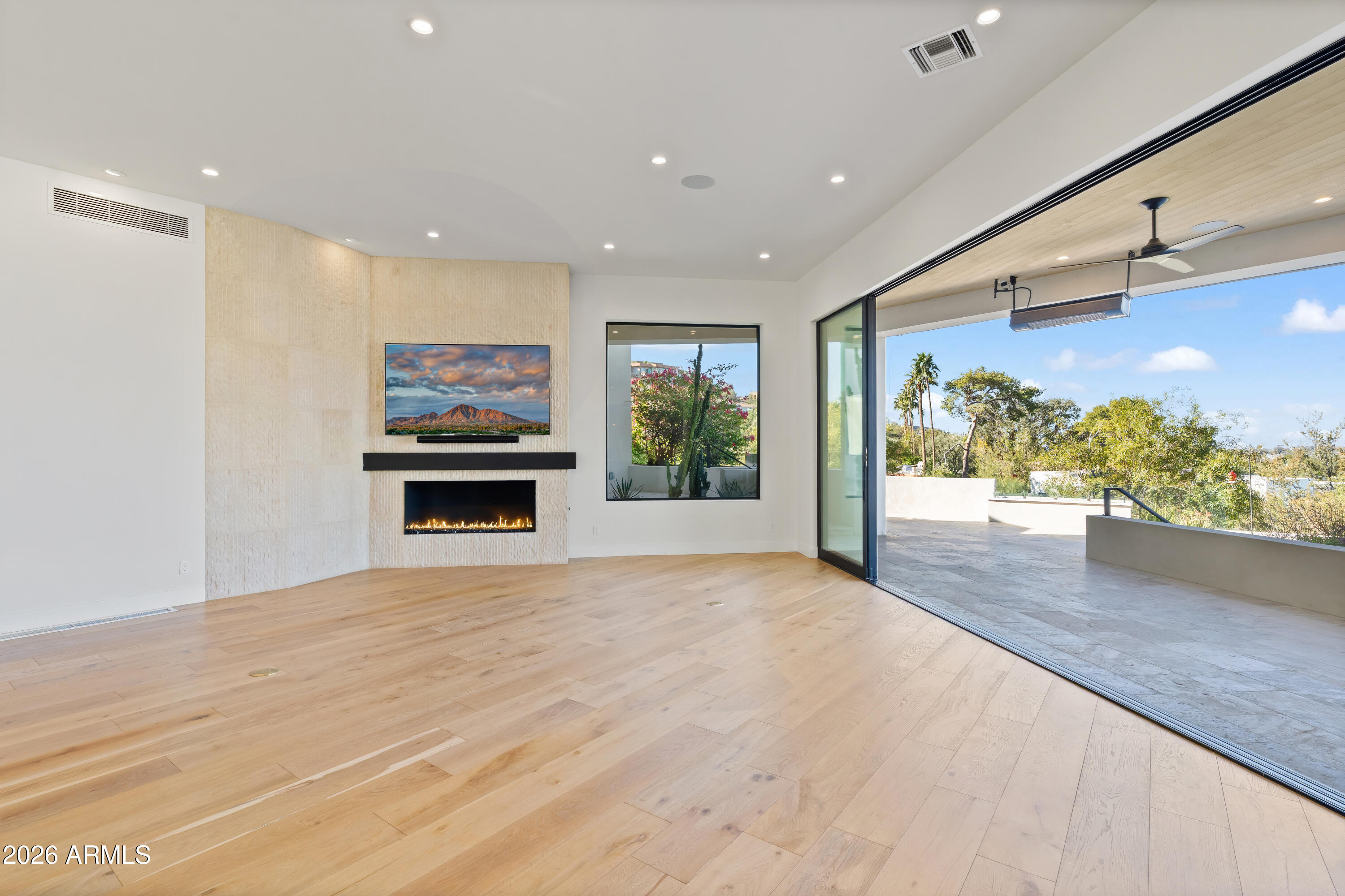 5724 N ECHO CANYON Drive