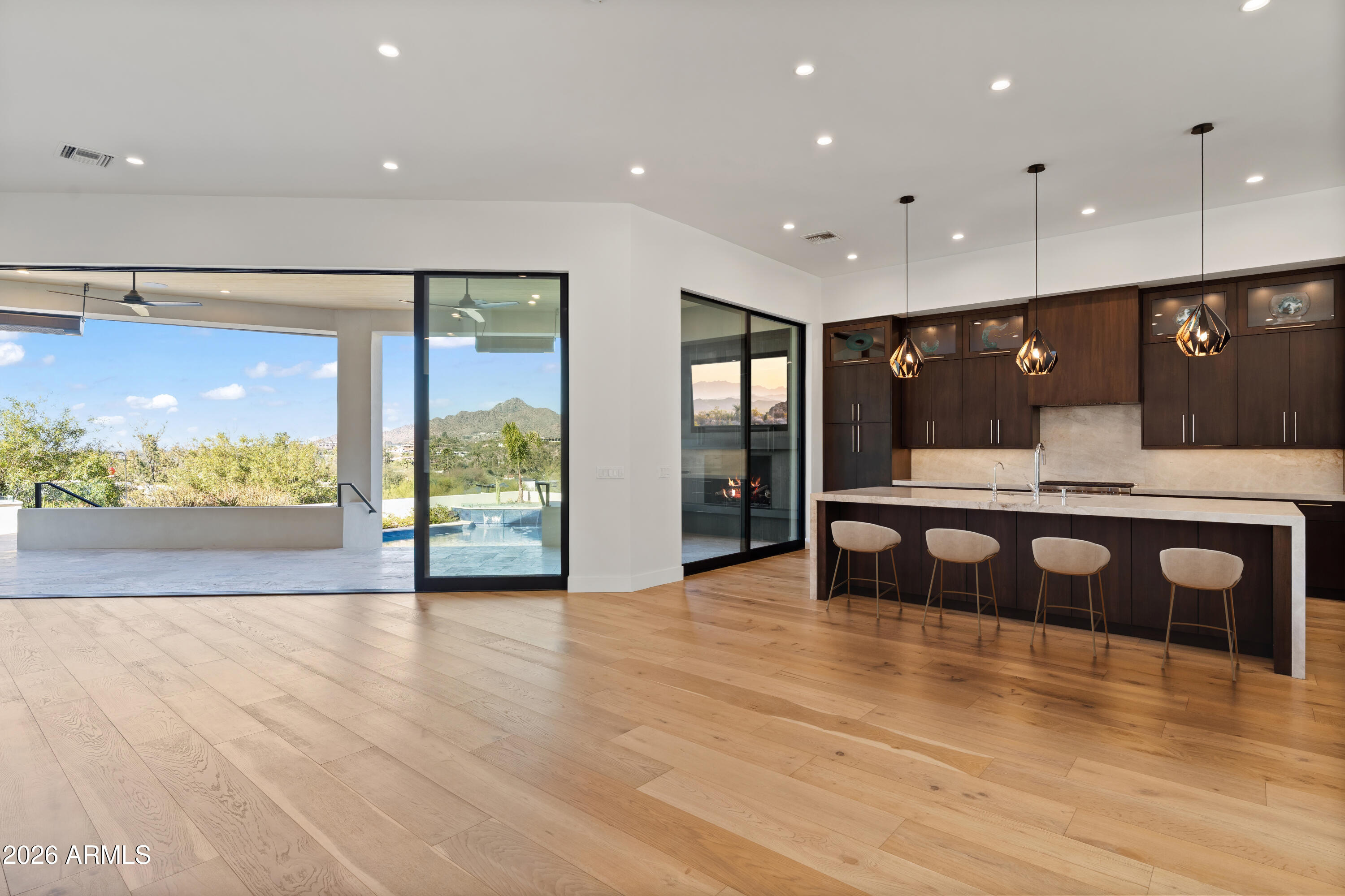 5724 N ECHO CANYON Drive