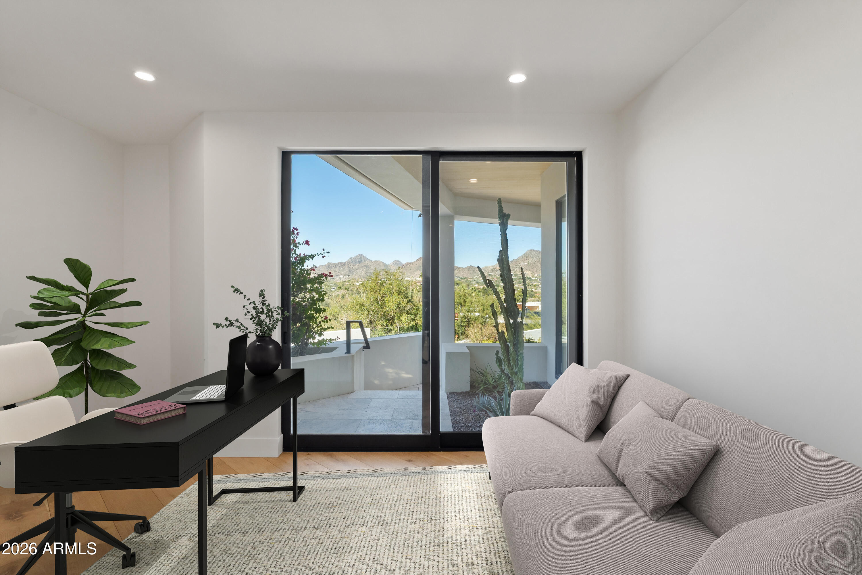 5724 N ECHO CANYON Drive