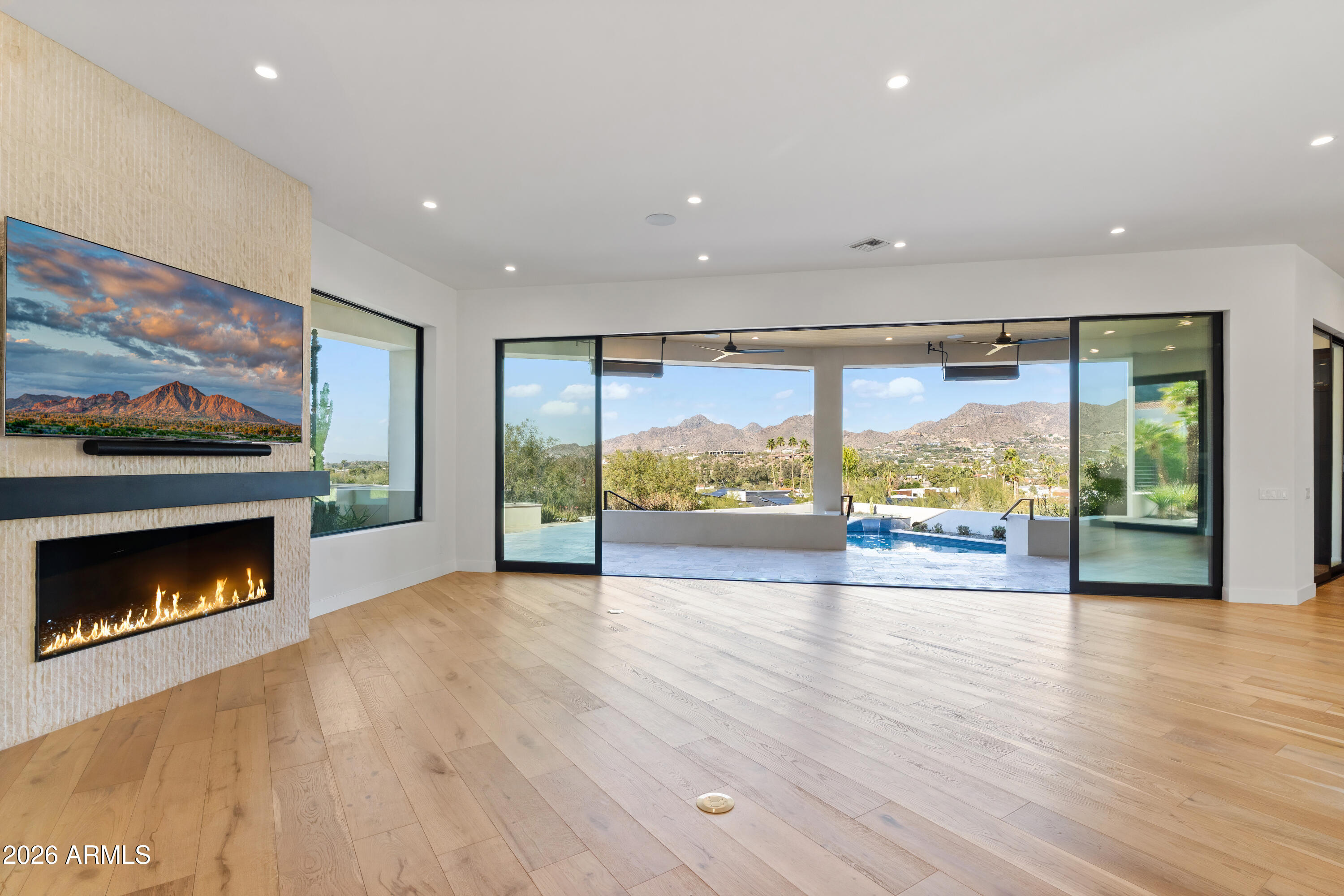 5724 N ECHO CANYON Drive