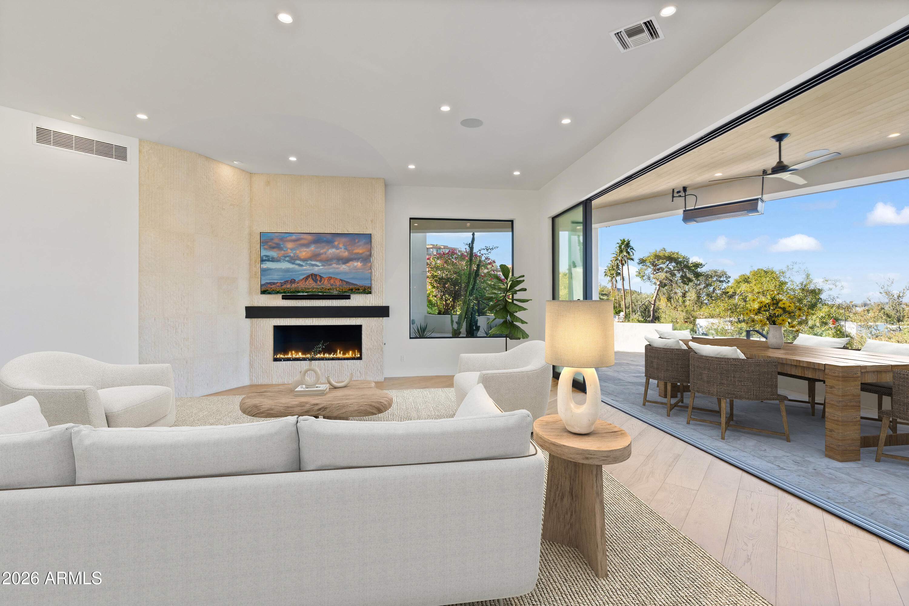 5724 N ECHO CANYON Drive