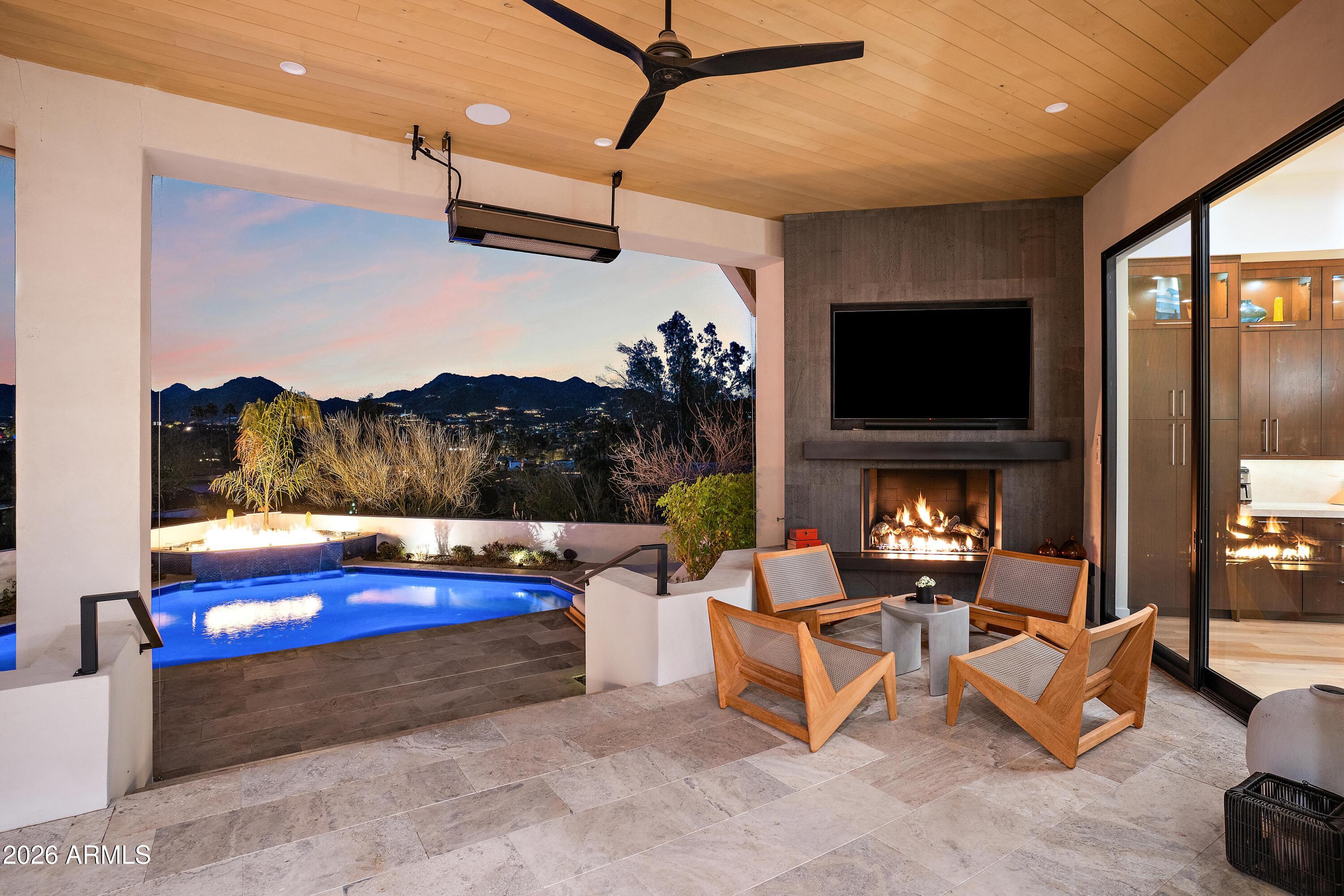 5724 N ECHO CANYON Drive