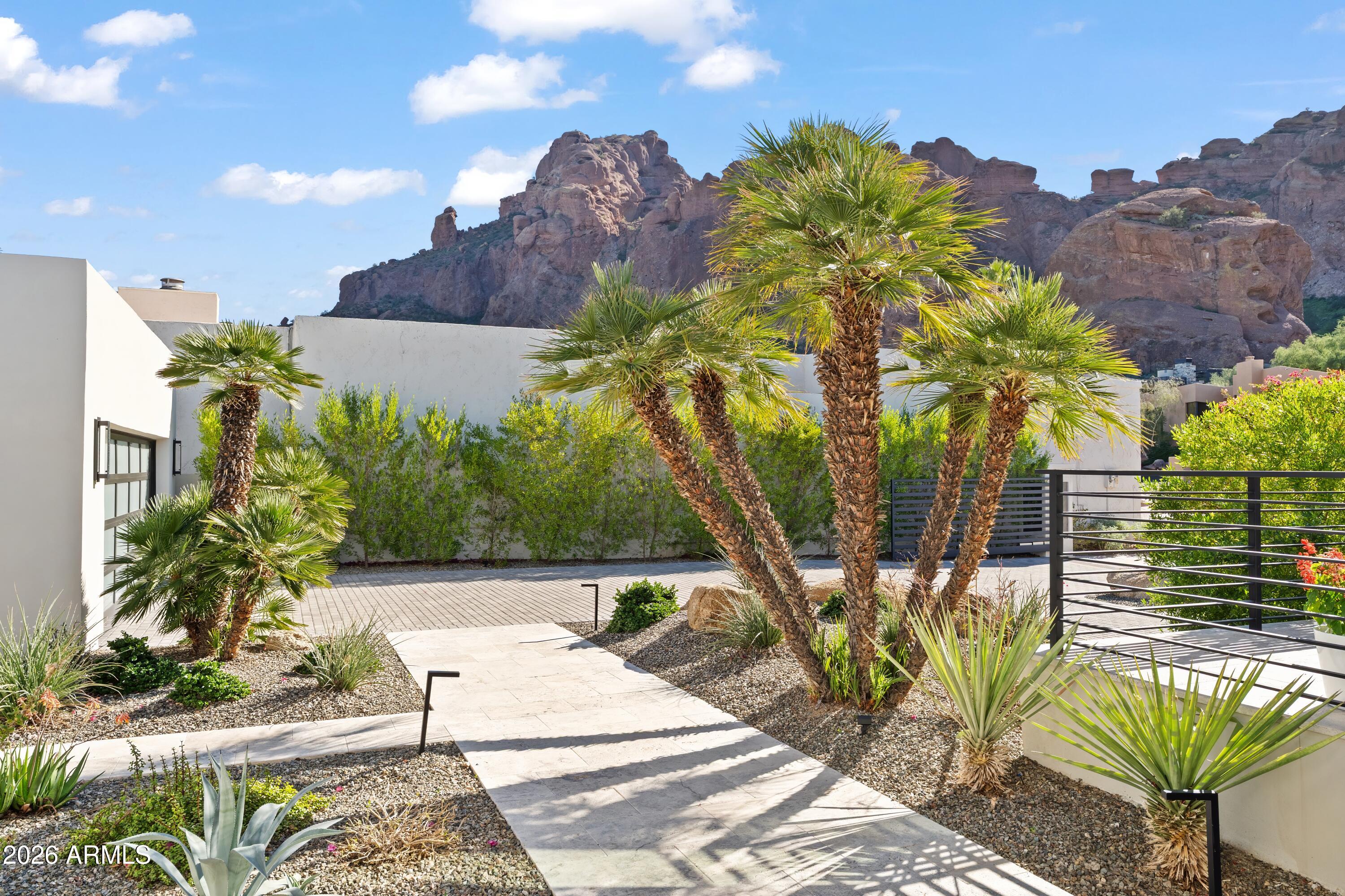 5724 N ECHO CANYON Drive