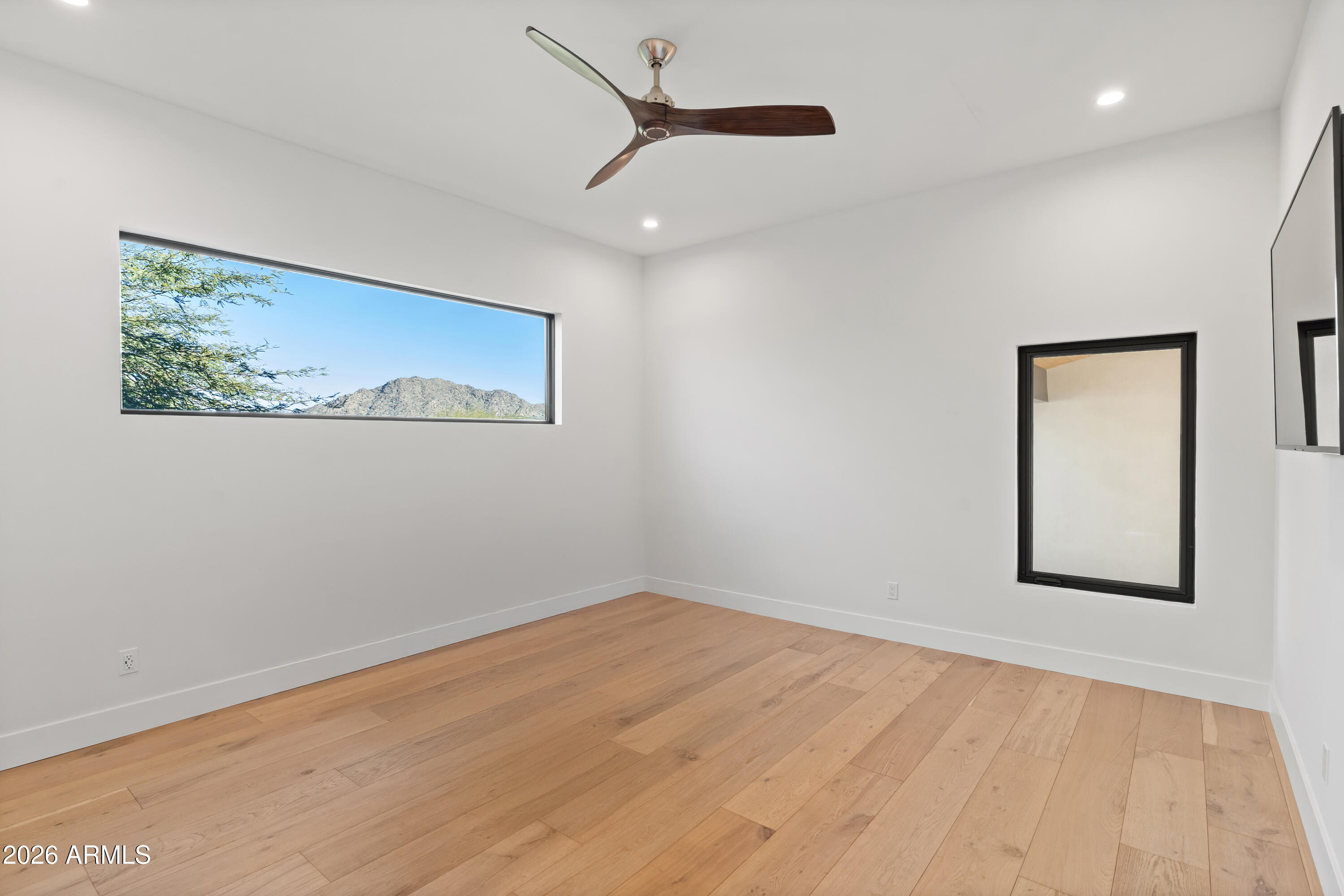 5724 N ECHO CANYON Drive