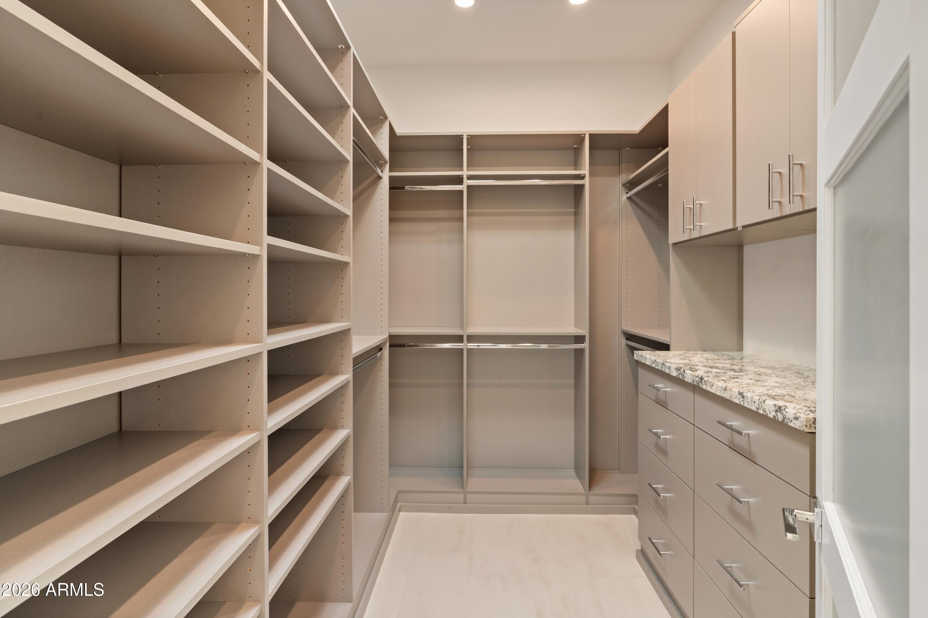 5724 N ECHO CANYON Drive