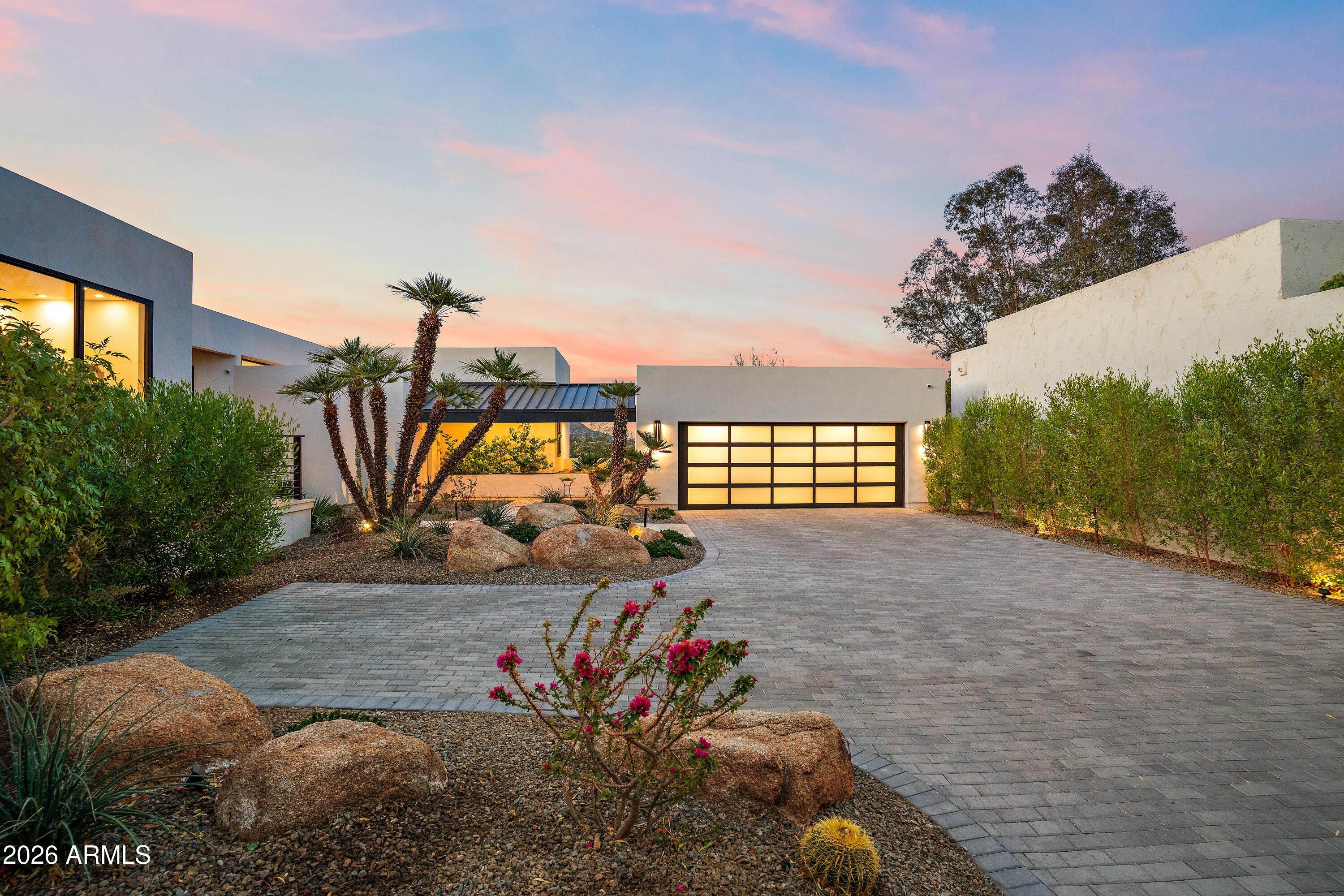 5724 N ECHO CANYON Drive